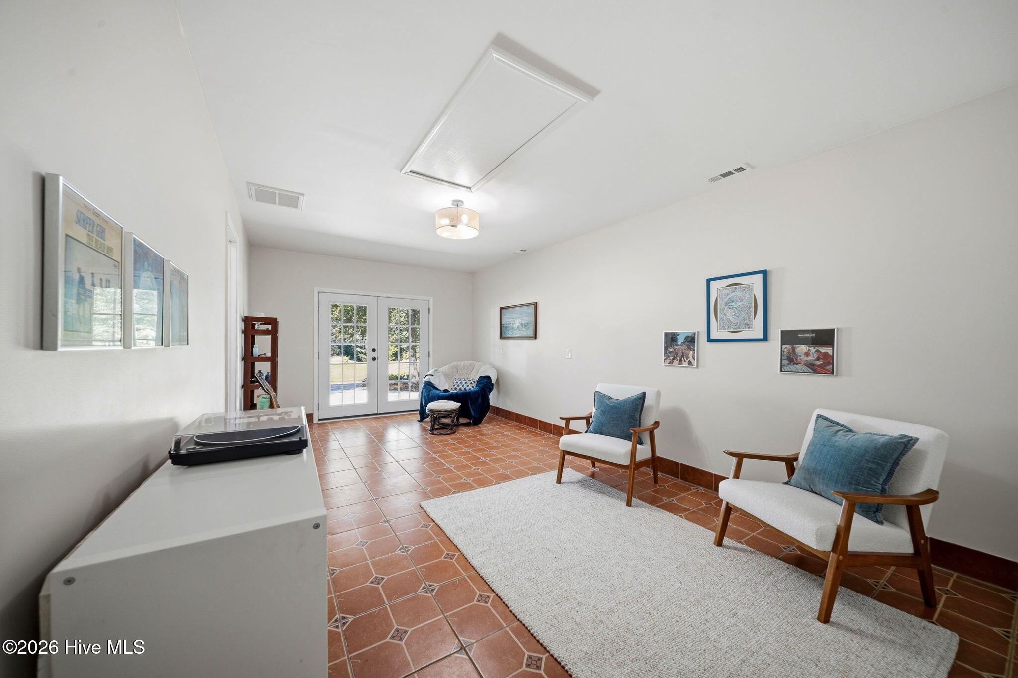 305 Hedingham Lane Property Photo 19