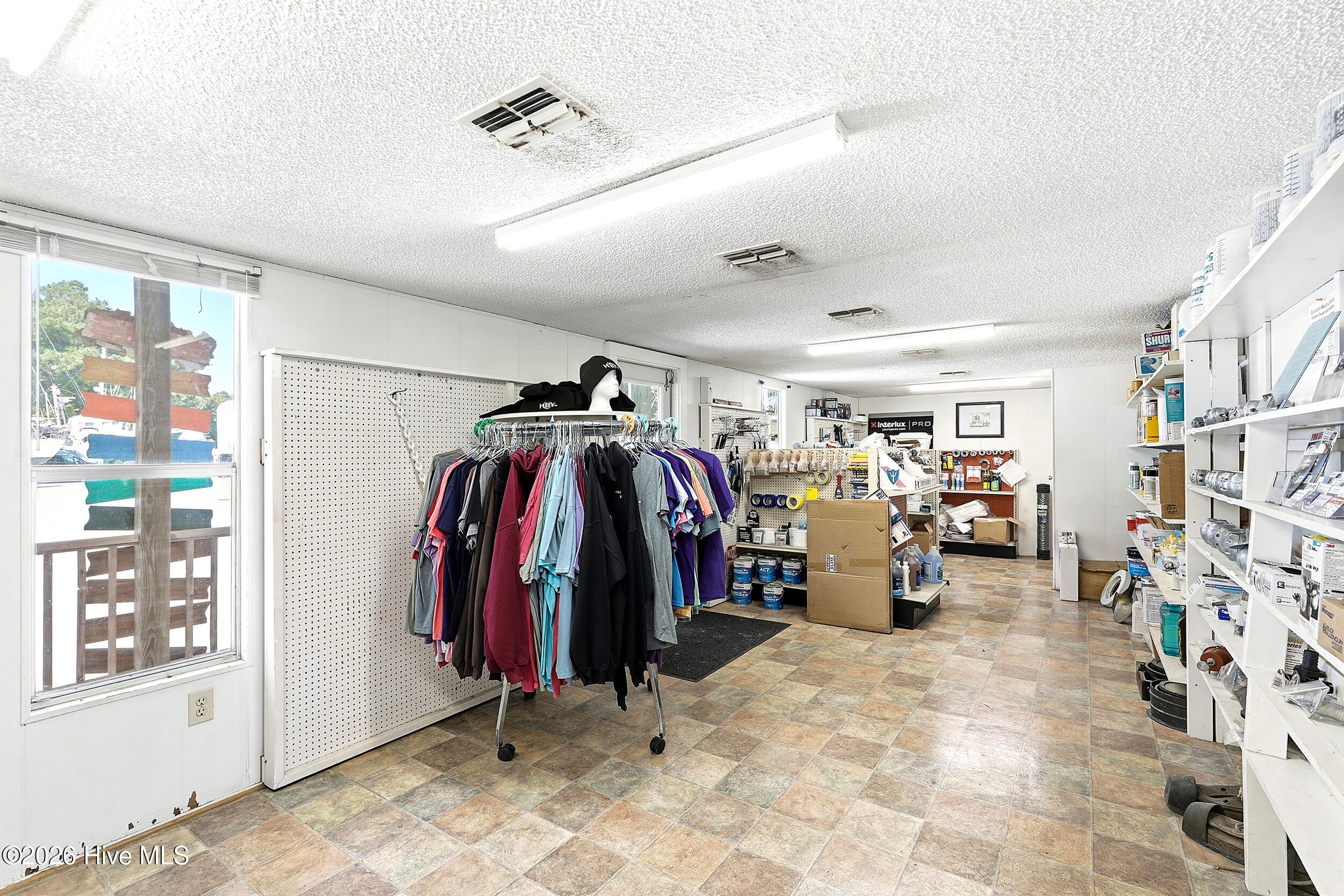 1038 Chinchilla Drive Property Photo 40