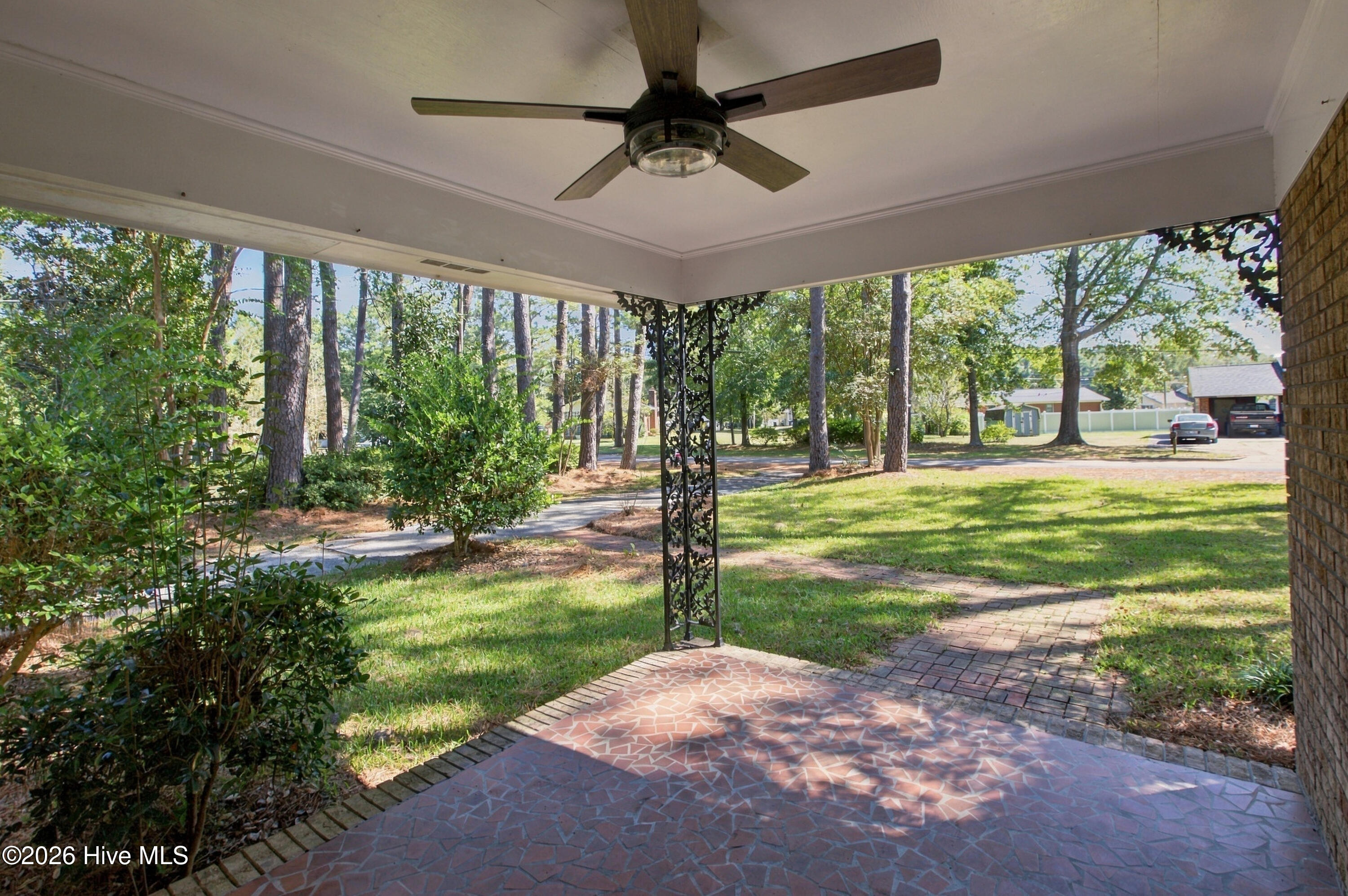 235 Oak Street Property Photo 4