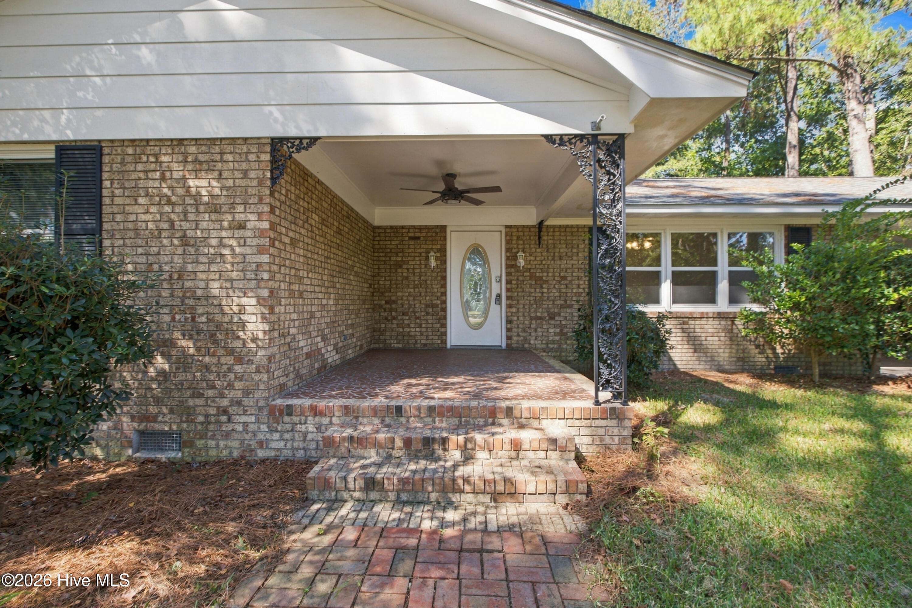 235 Oak Street Property Photo 5
