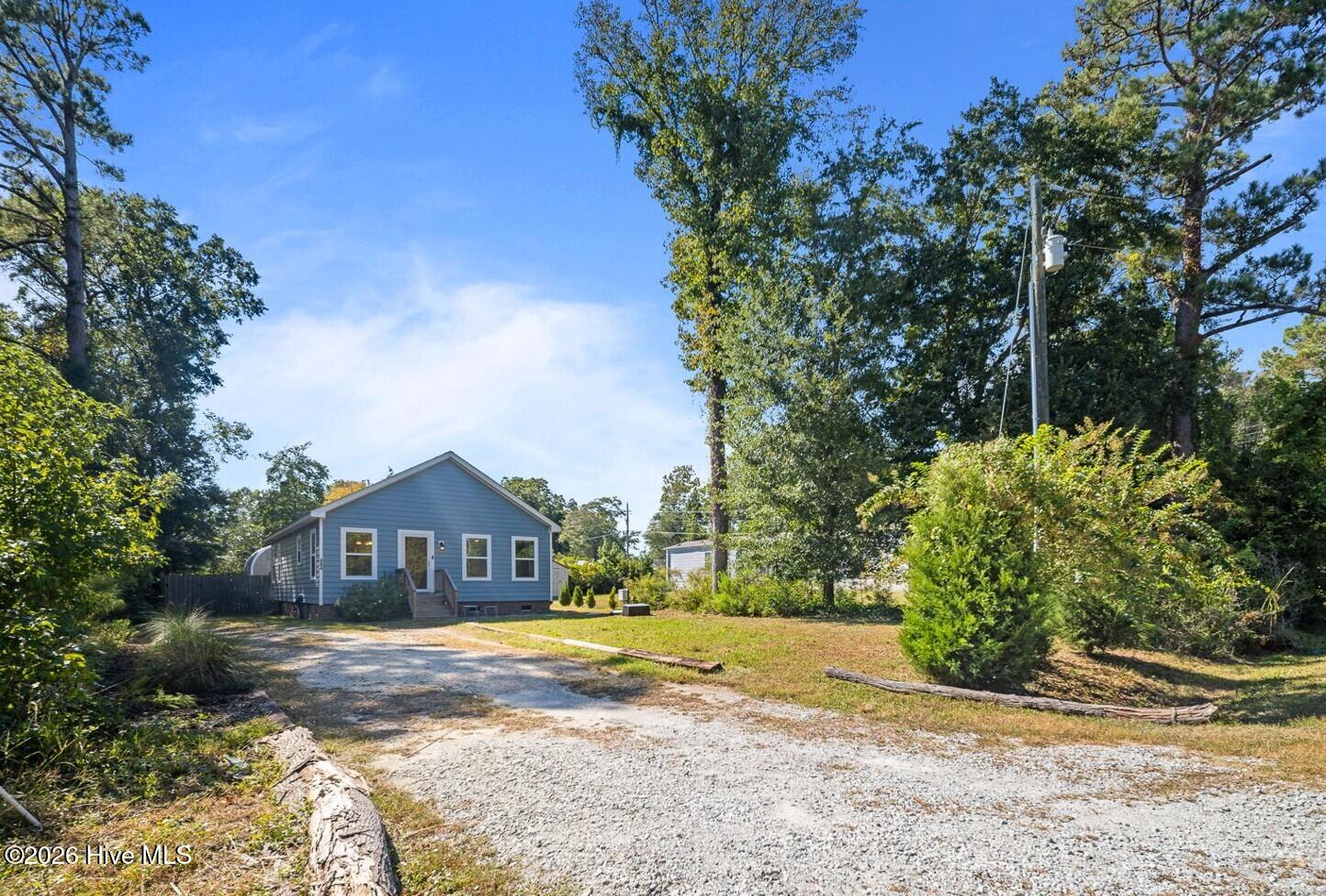 404 Jamaica Drive Property Photo 1