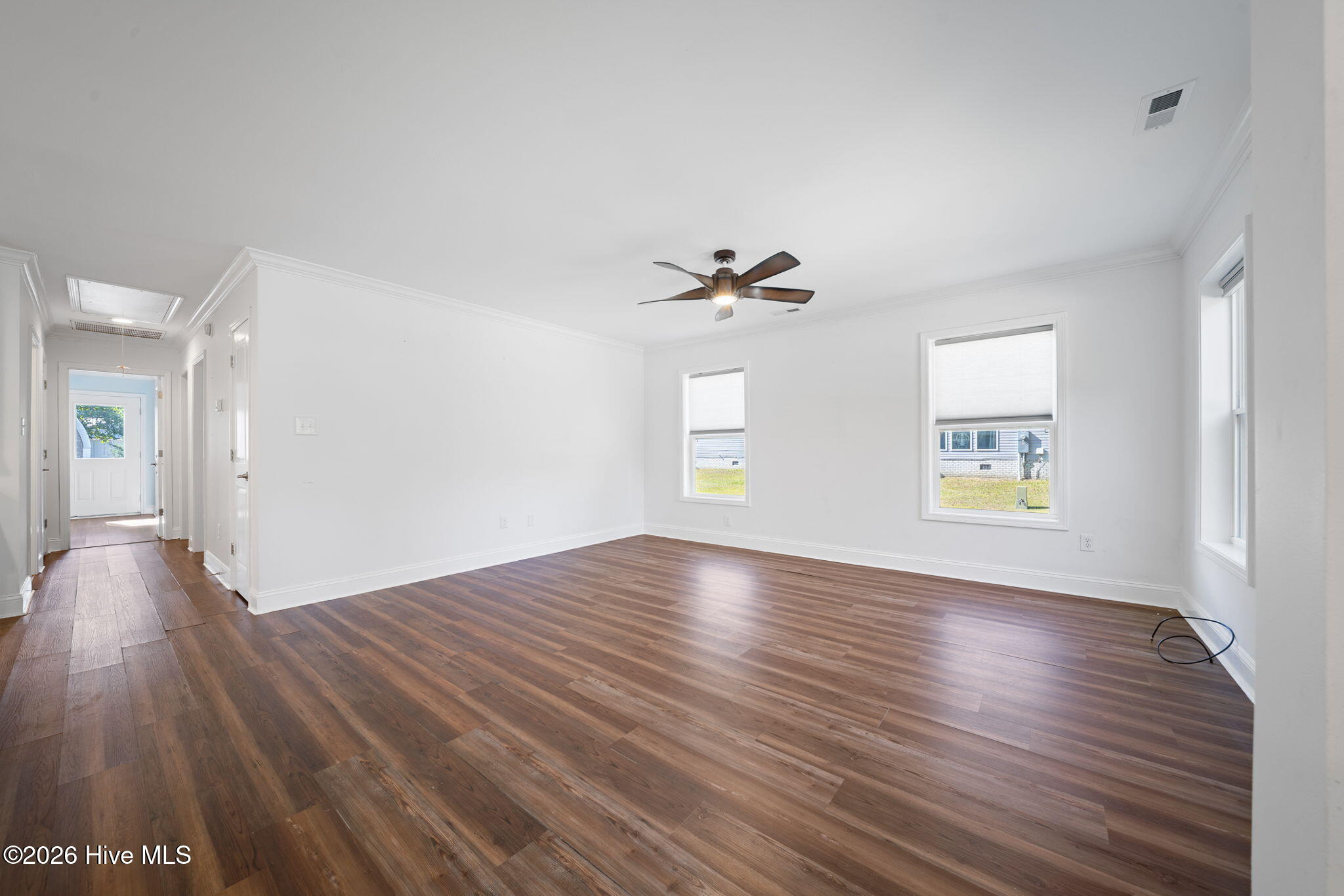 404 Jamaica Drive Property Photo 11