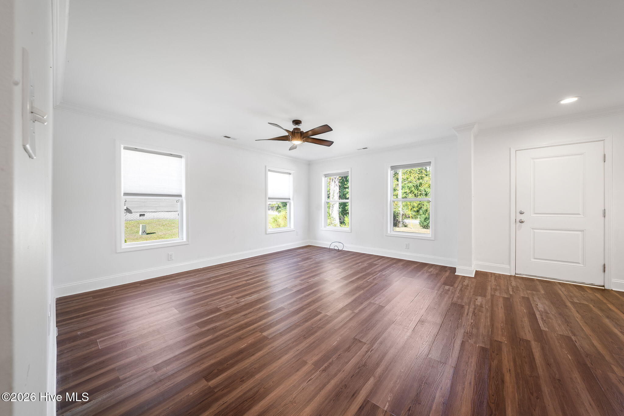 404 Jamaica Drive Property Photo 13