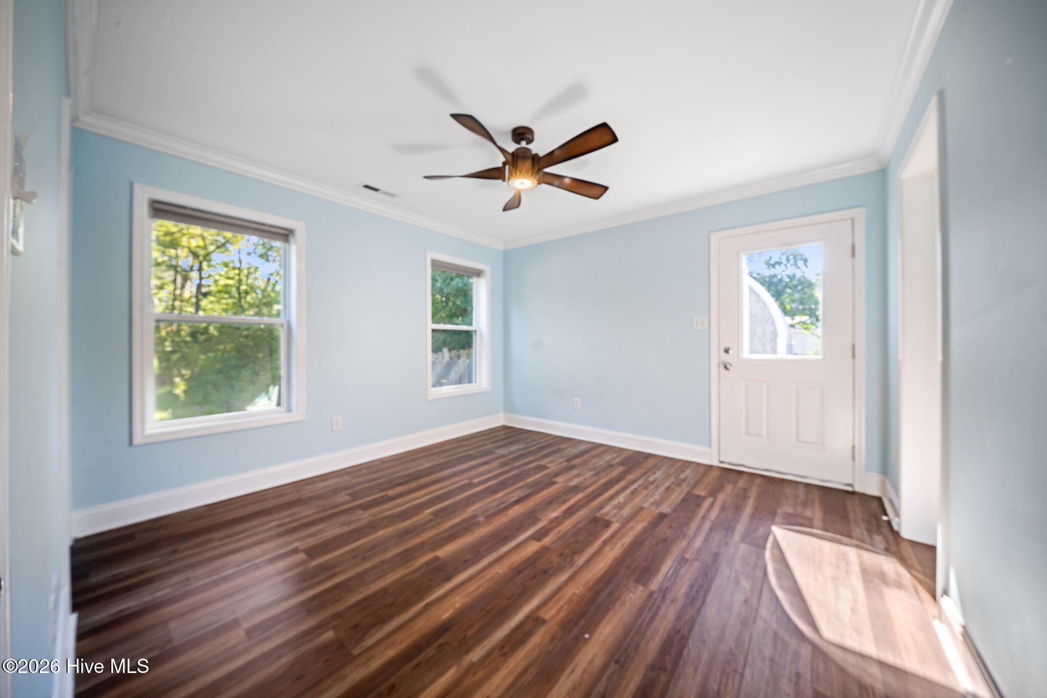 404 Jamaica Drive Property Photo 14
