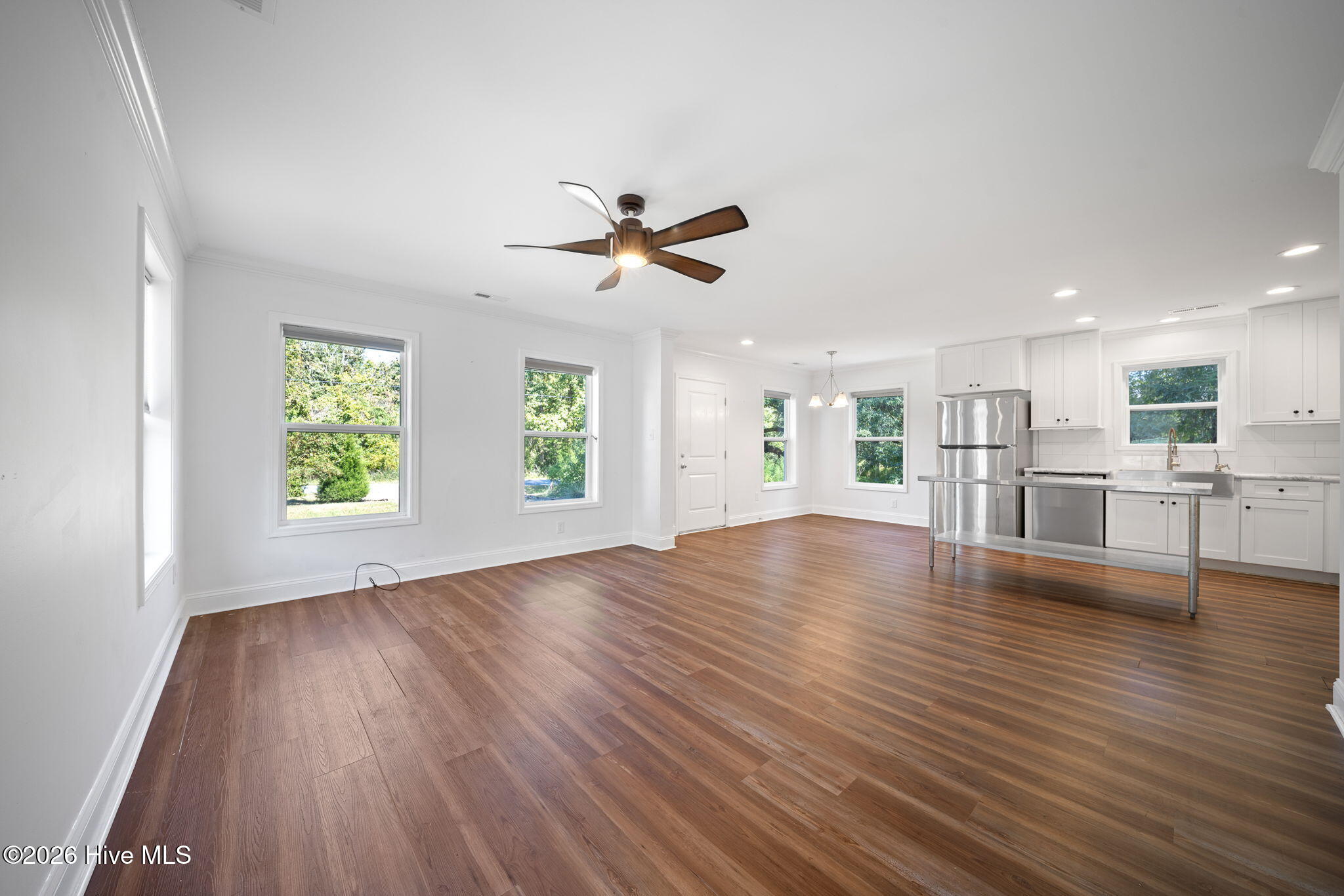 404 Jamaica Drive Property Photo 14