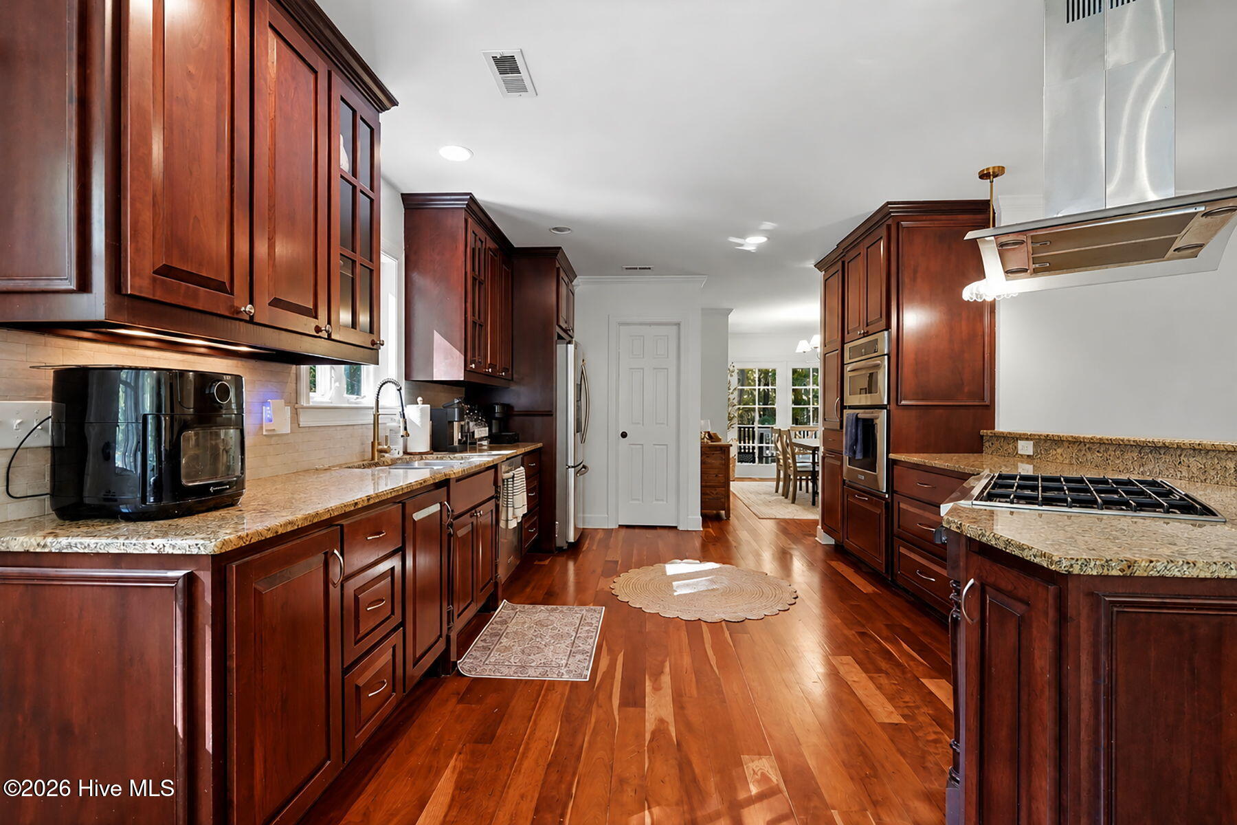 415 River Bluff Drive N Property Photo 8