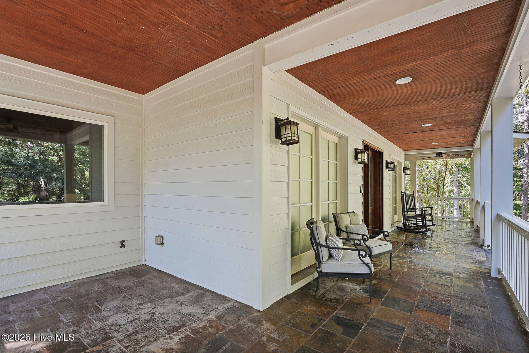 415 River Bluff Drive N Property Photo 9