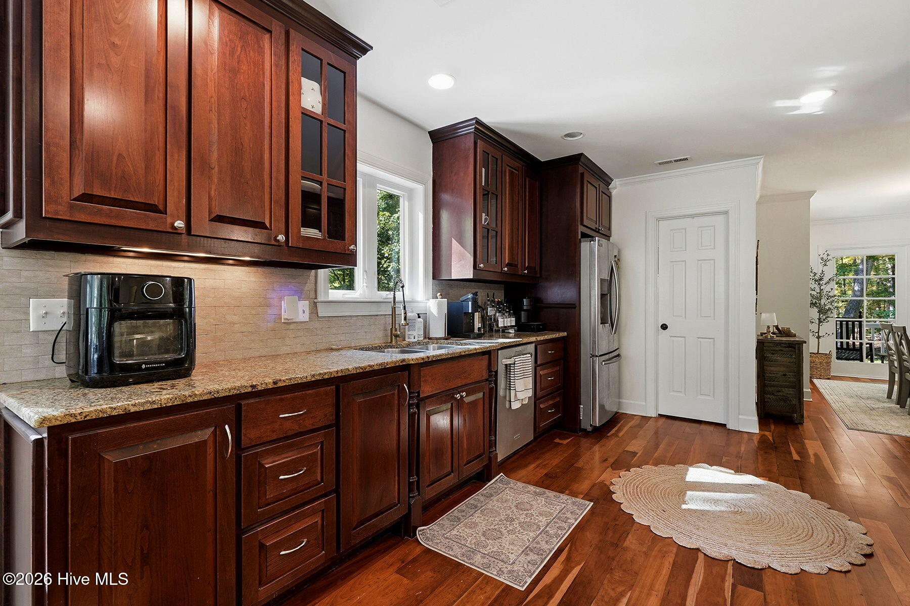 415 River Bluff Drive N Property Photo 9