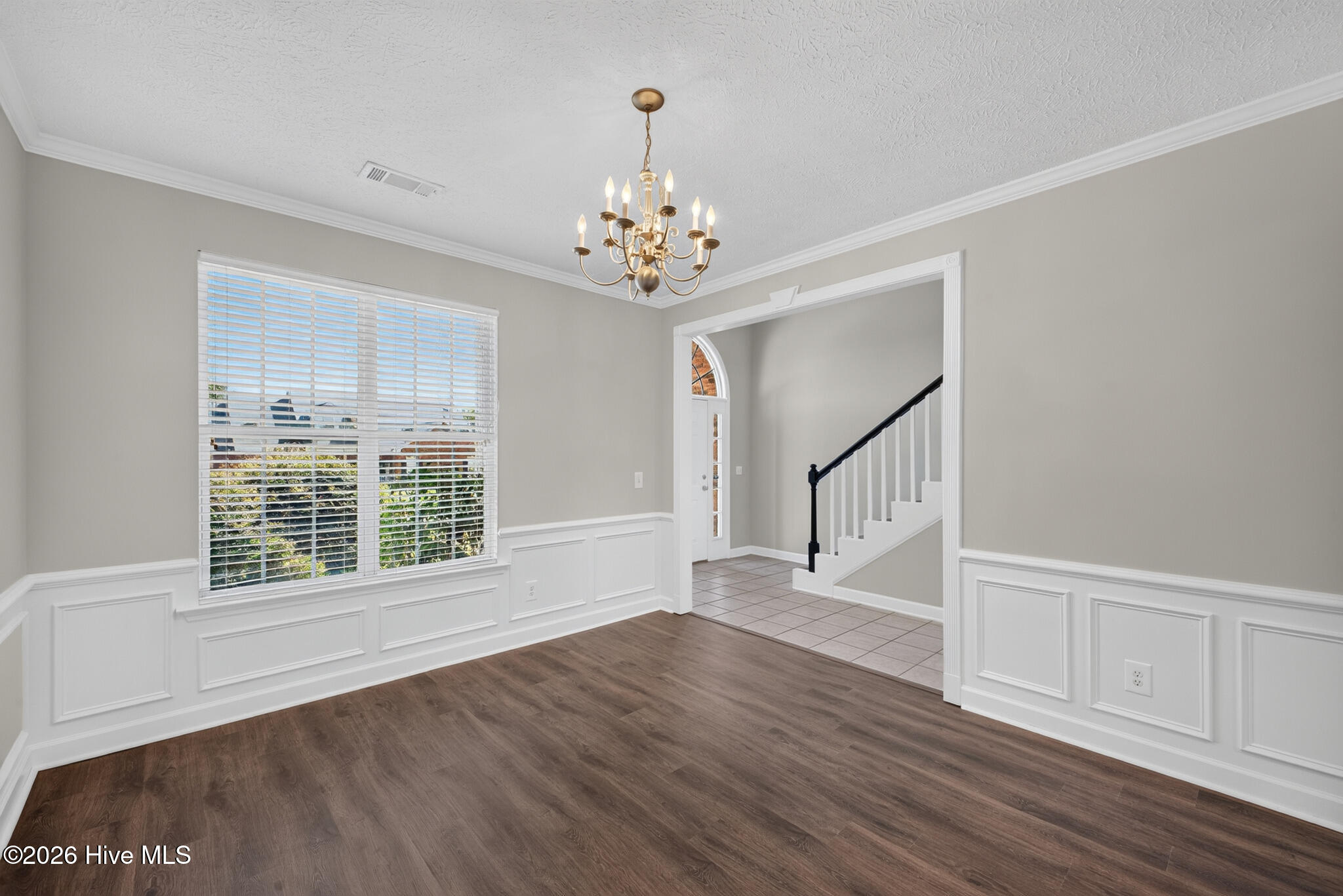 165 Bainbridge Drive Property Photo 4