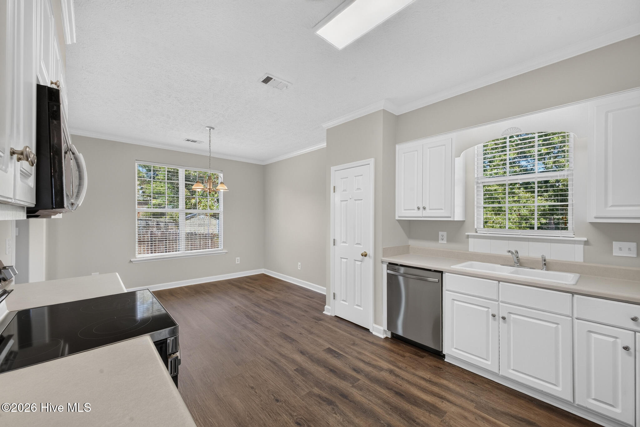 165 Bainbridge Drive Property Photo 7