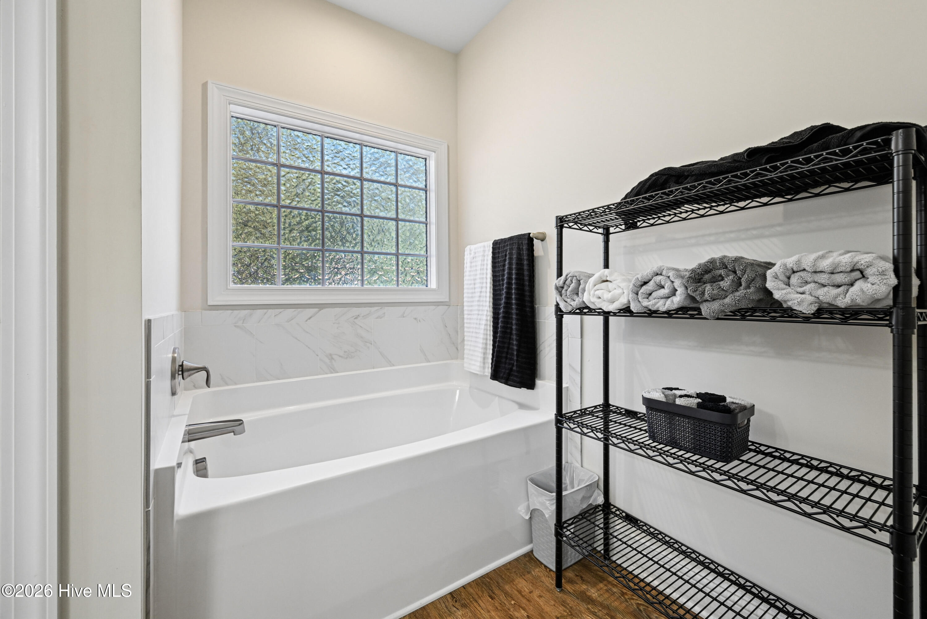 519 Saratoga Road Property Photo 14