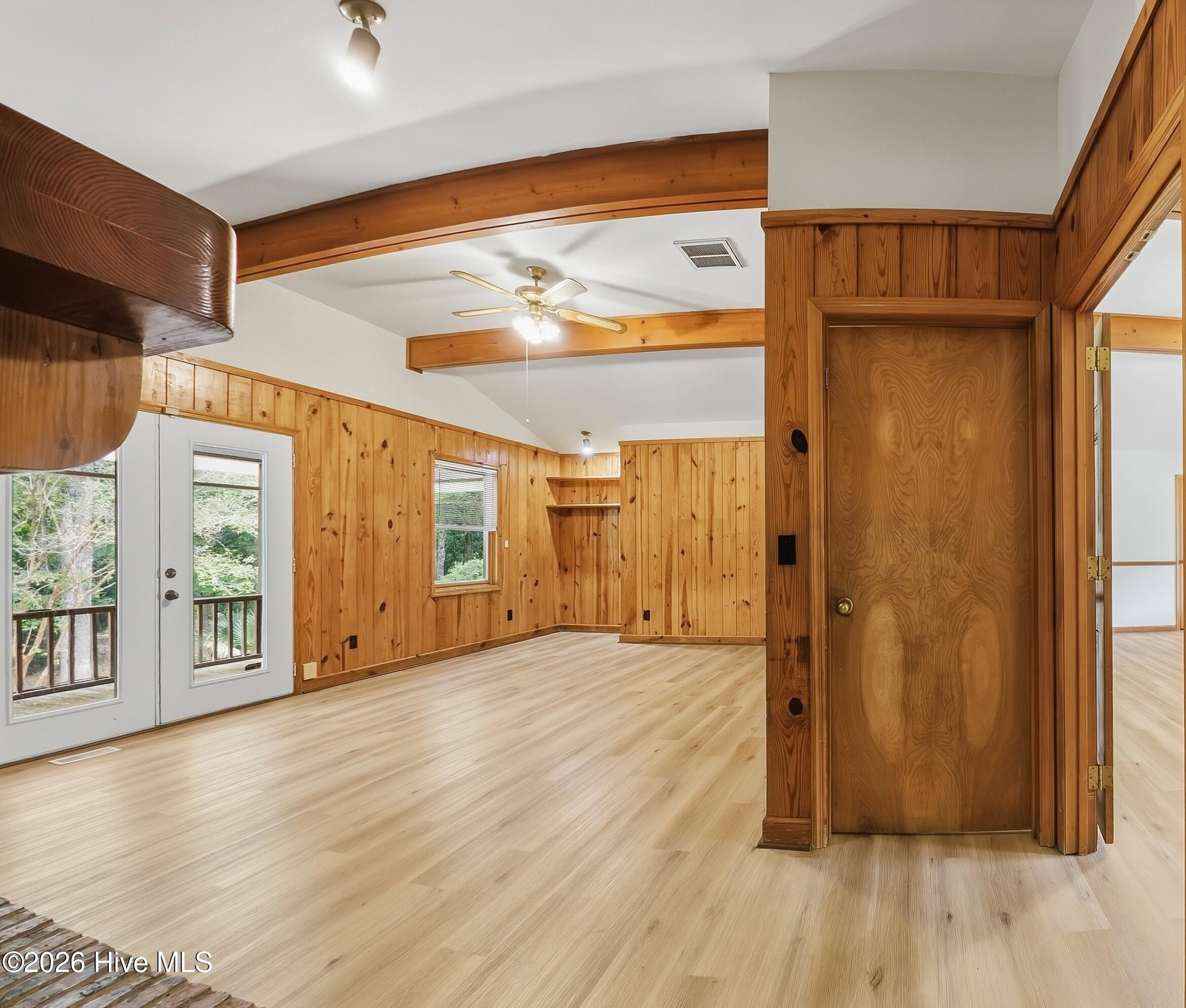 306 Shore Point Drive Property Photo 16