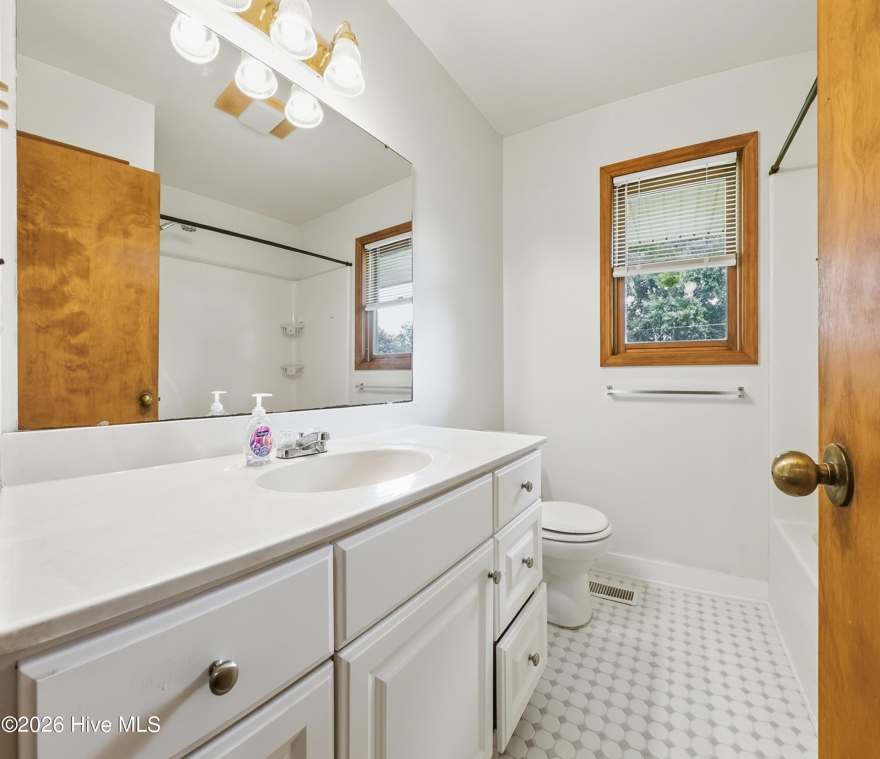 306 Shore Point Drive Property Photo 21