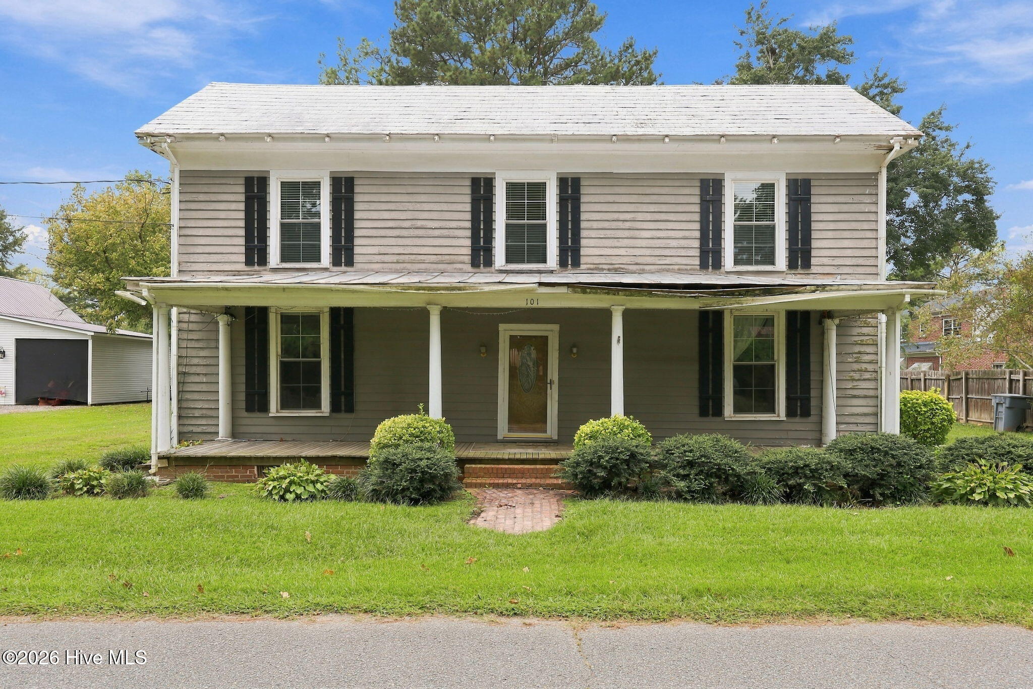 101 S Chestnut Street Property Photo 1