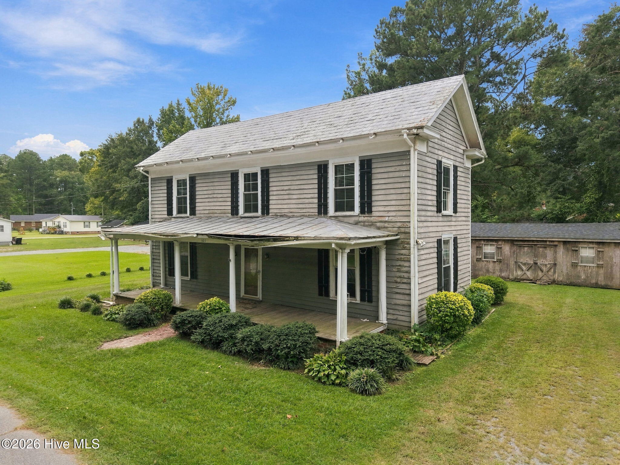 101 S Chestnut Street Property Photo 3