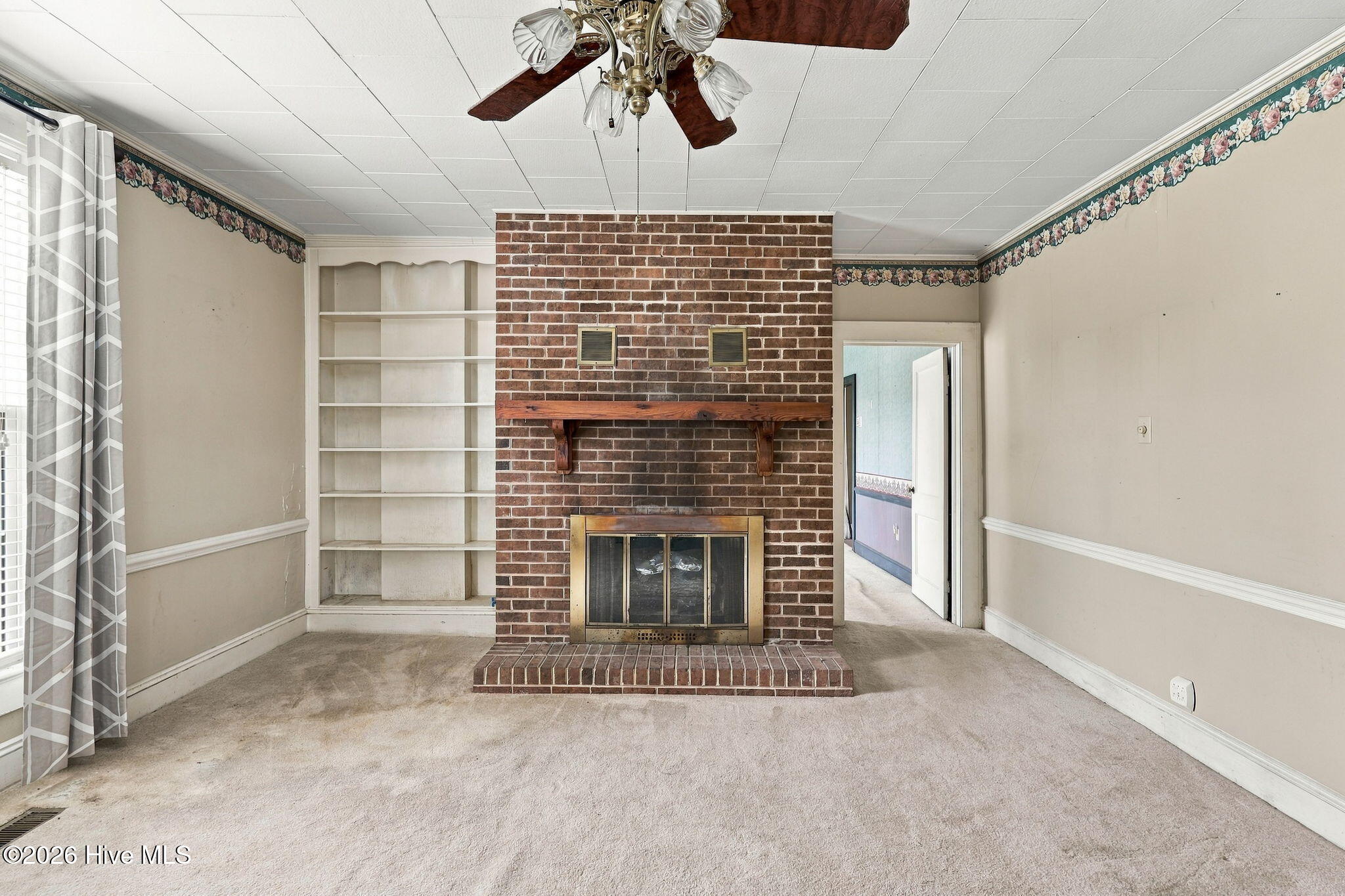 101 S Chestnut Street Property Photo 10