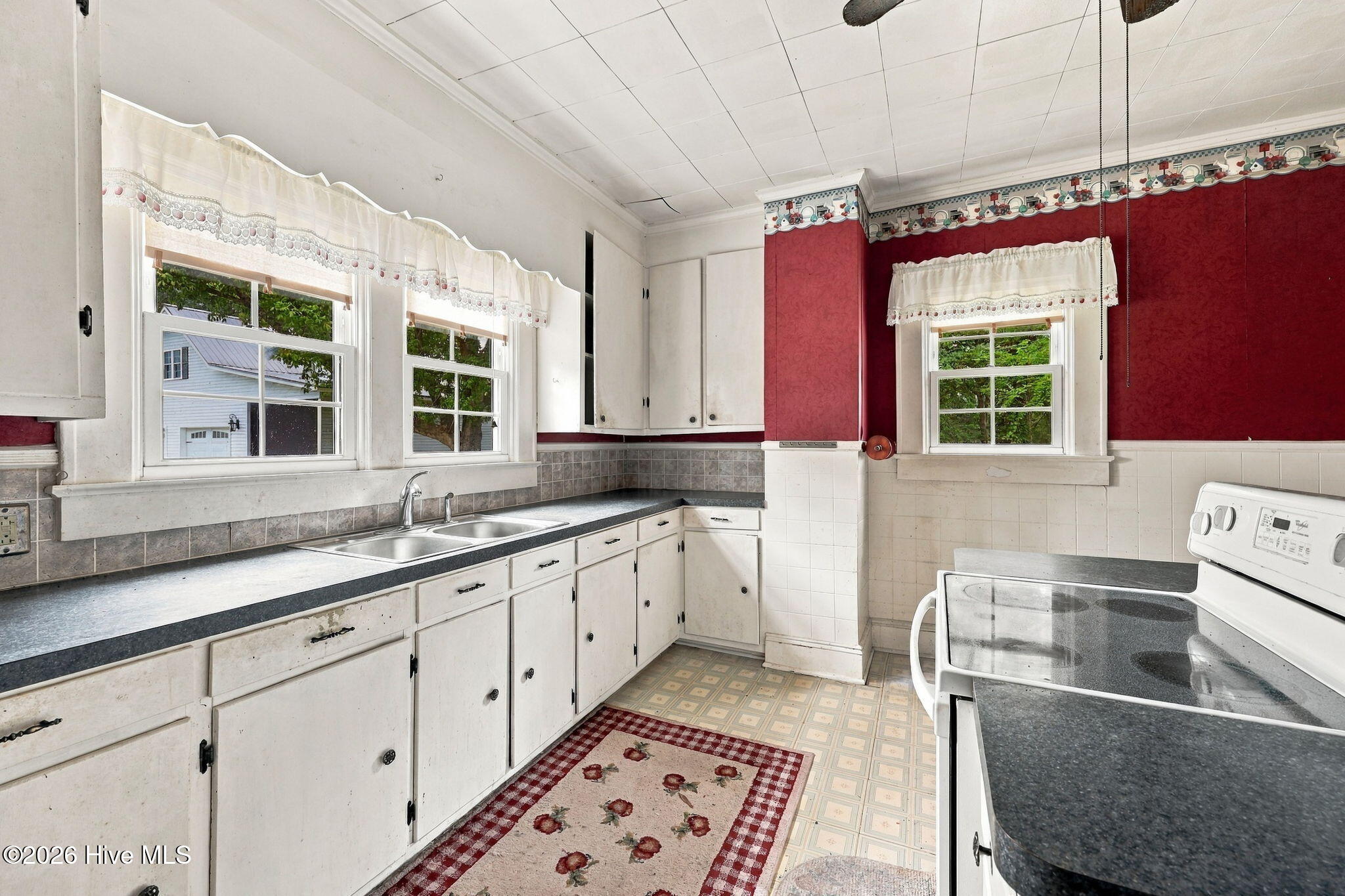 101 S Chestnut Street Property Photo 15