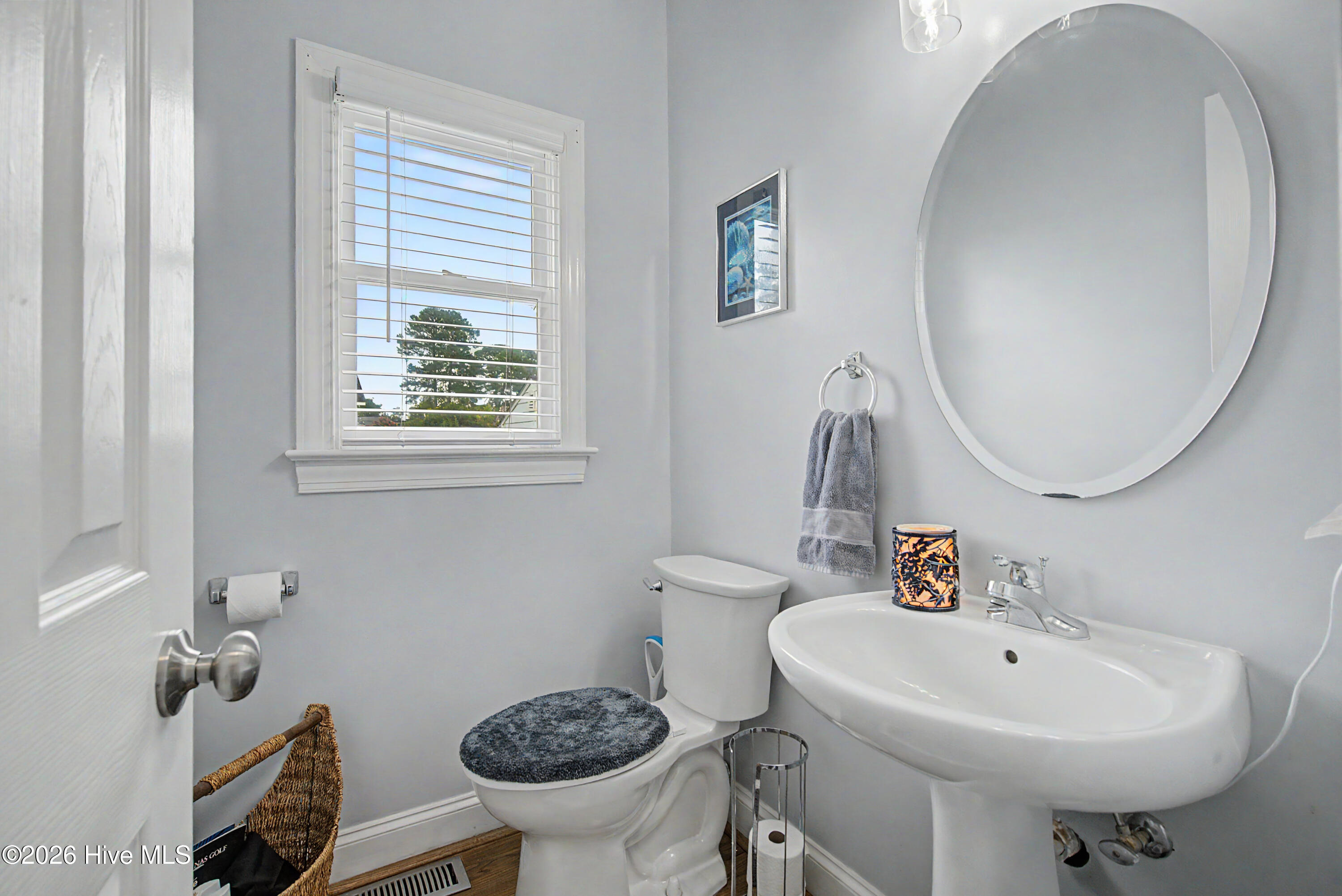 4900 Country Club Drive N Property Photo 28