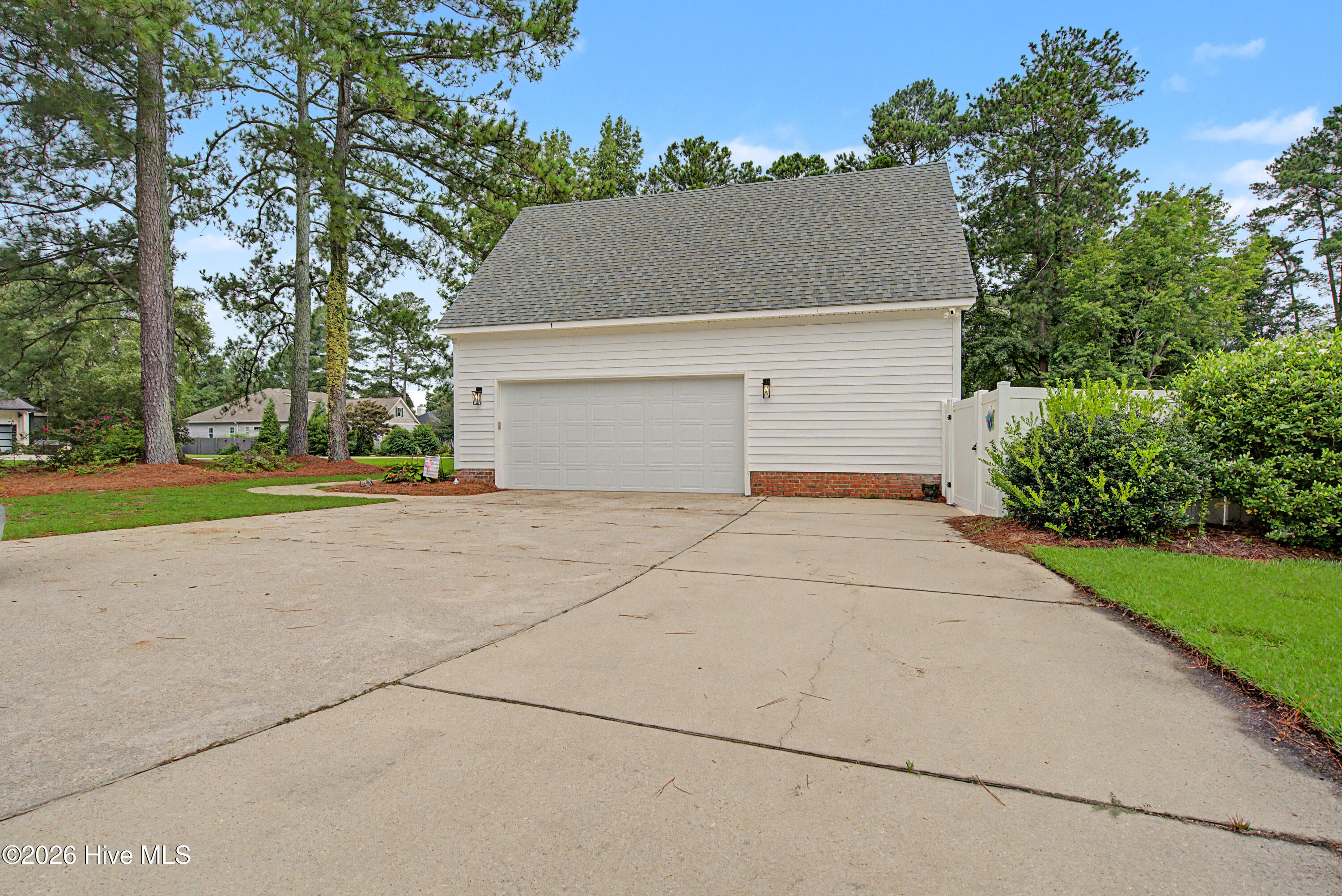 4900 Country Club Drive N Property Photo 59