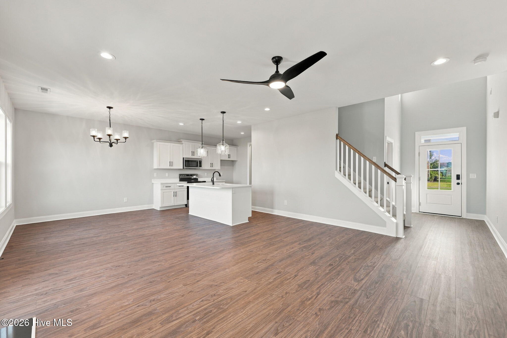 109 Eastbay Way Property Photo 12