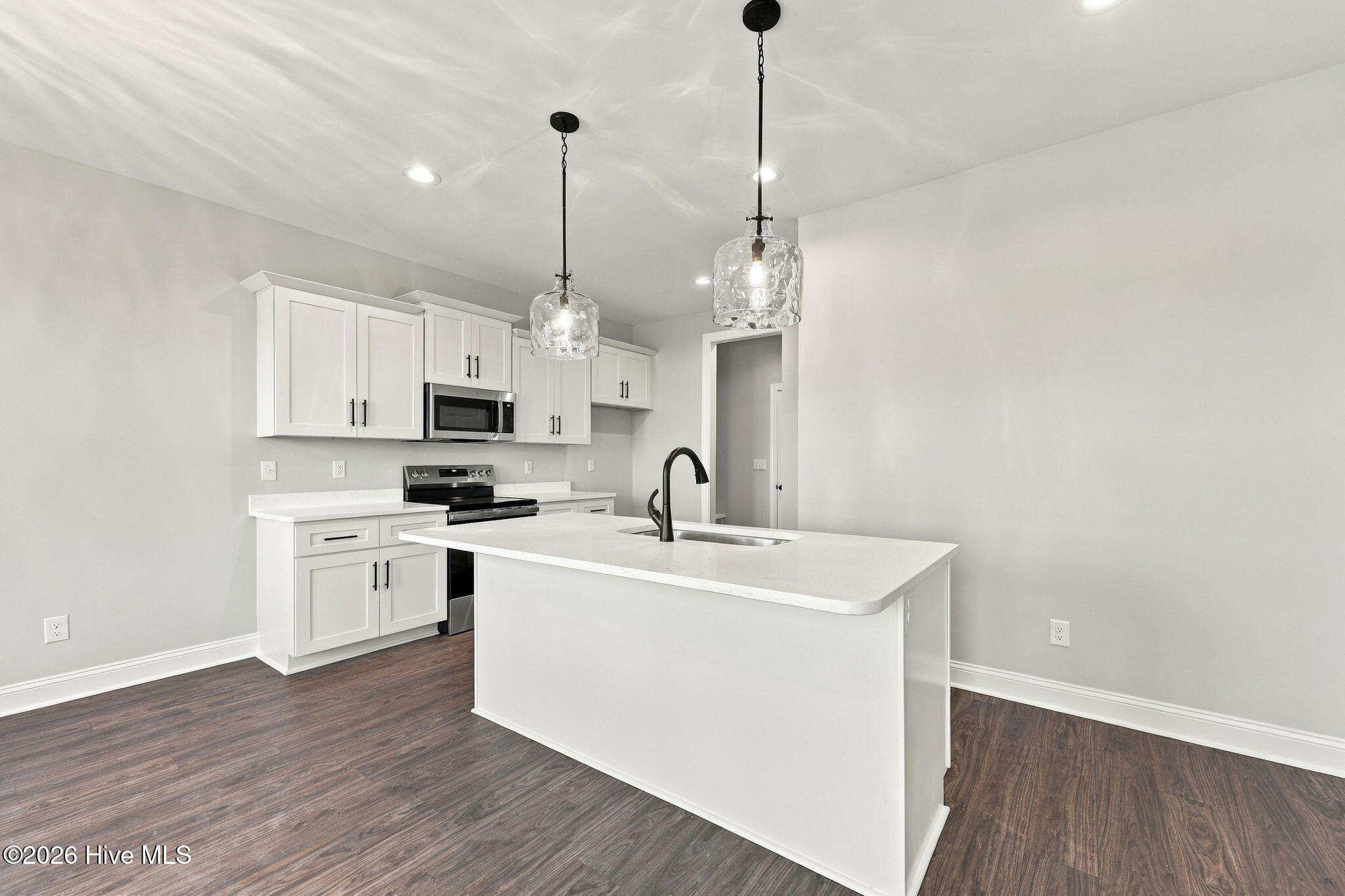 109 Eastbay Way Property Photo 14