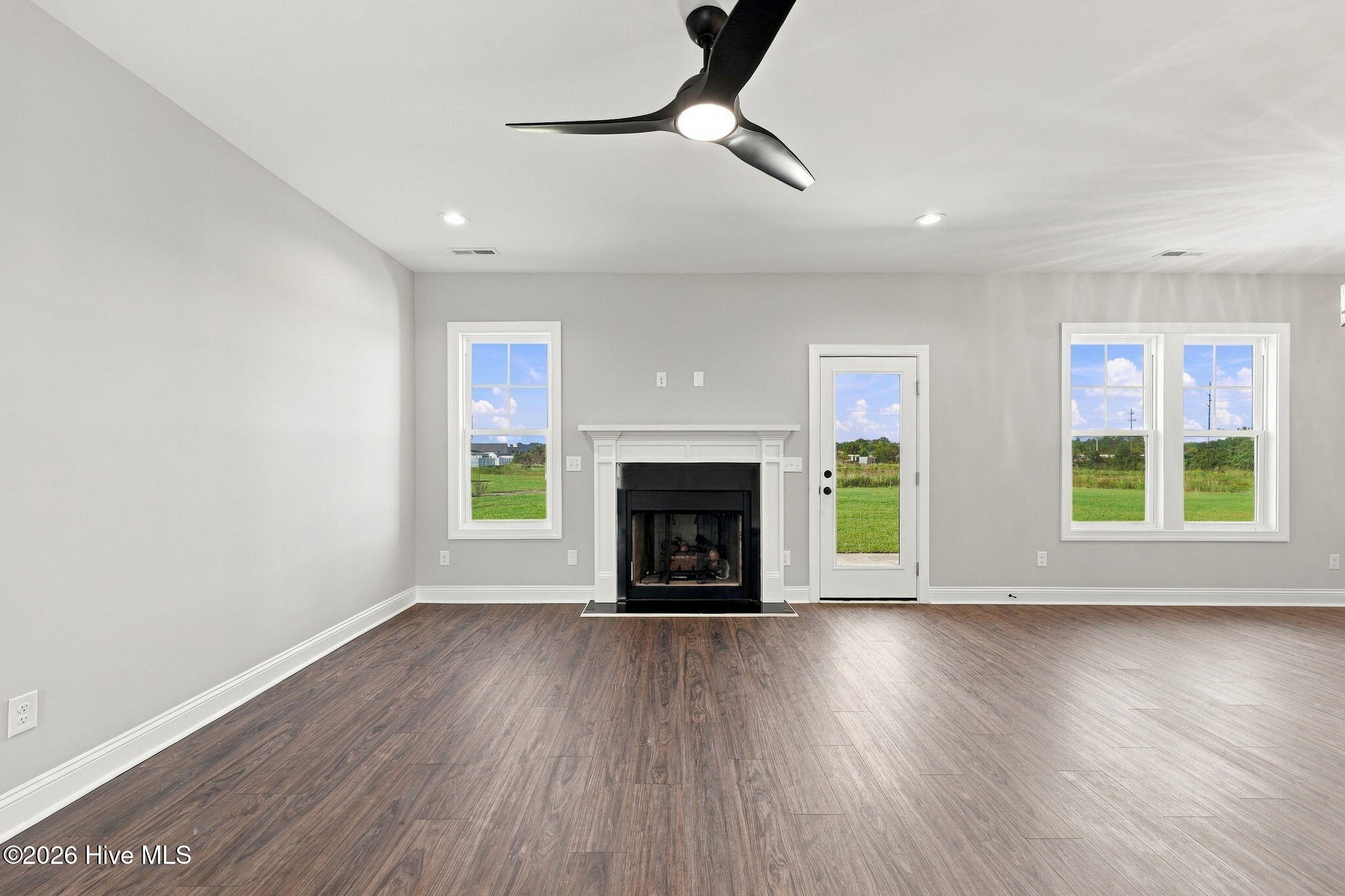 109 Eastbay Way Property Photo 14