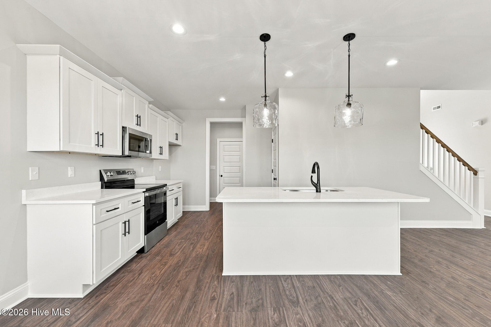 109 Eastbay Way Property Photo 27