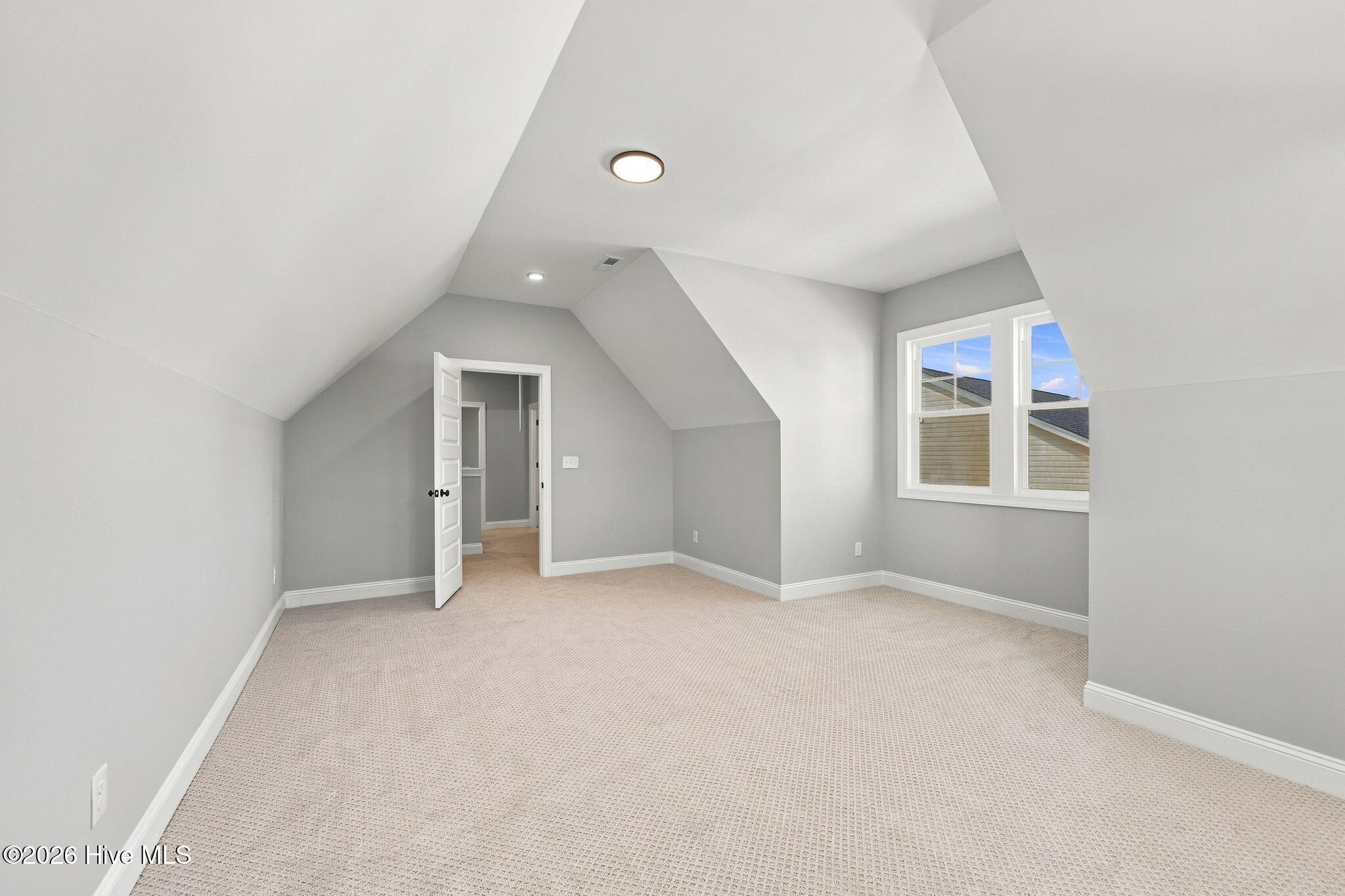 109 Eastbay Way Property Photo 32