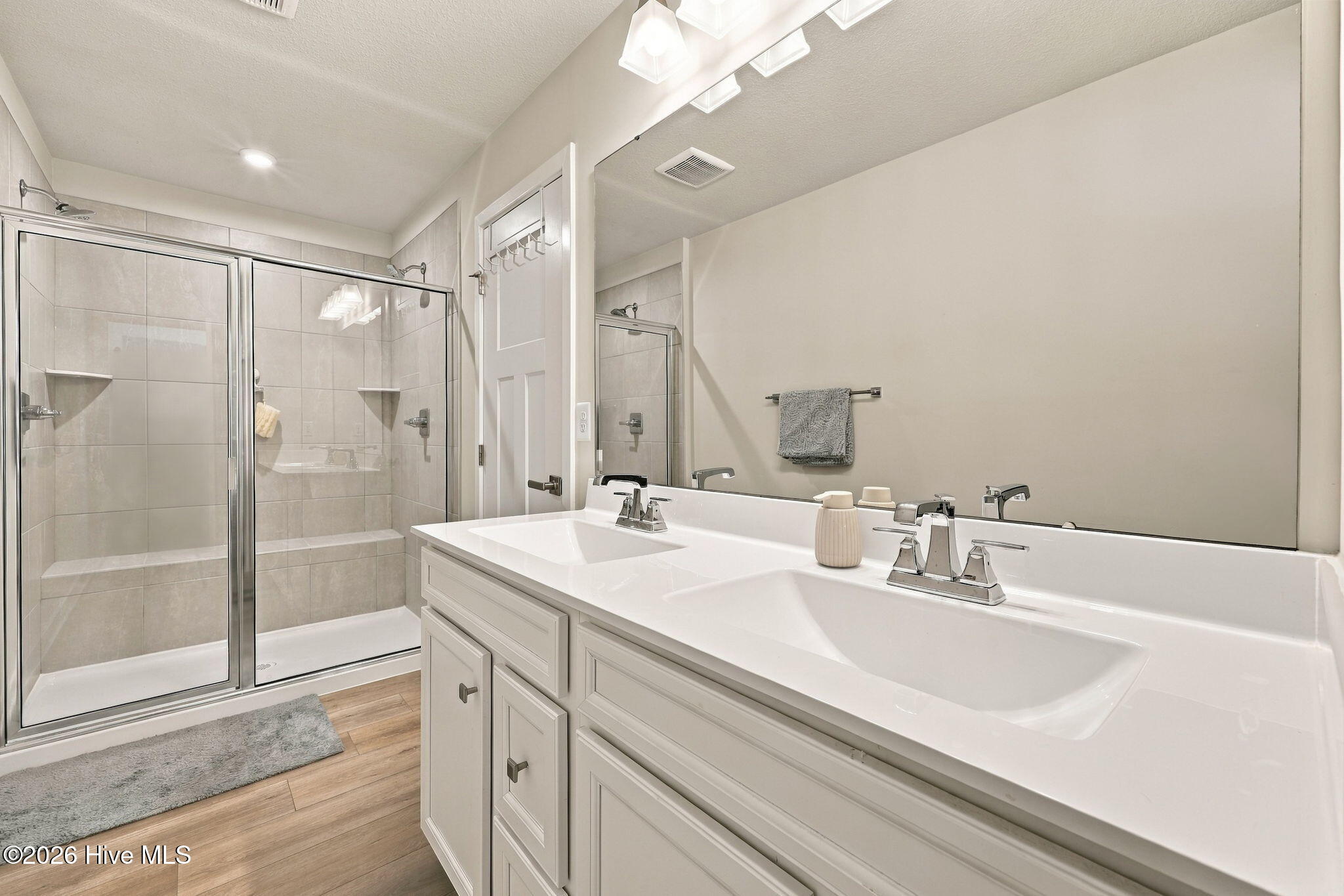 106 Spinnaker Street B Property Photo 24