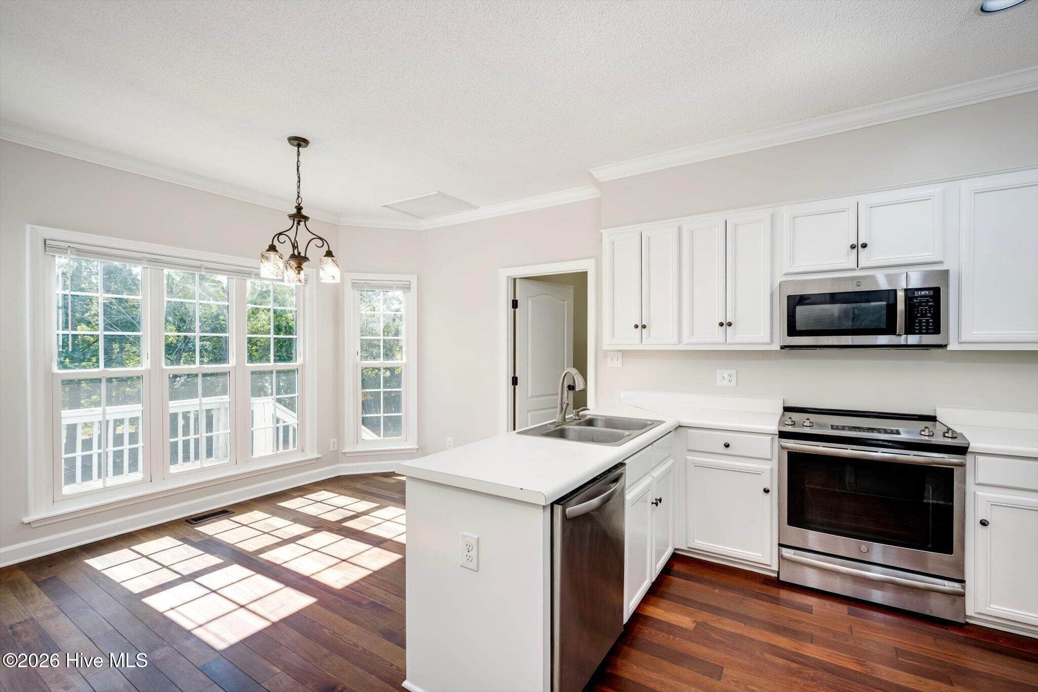203 Stonington Drive Property Photo 15