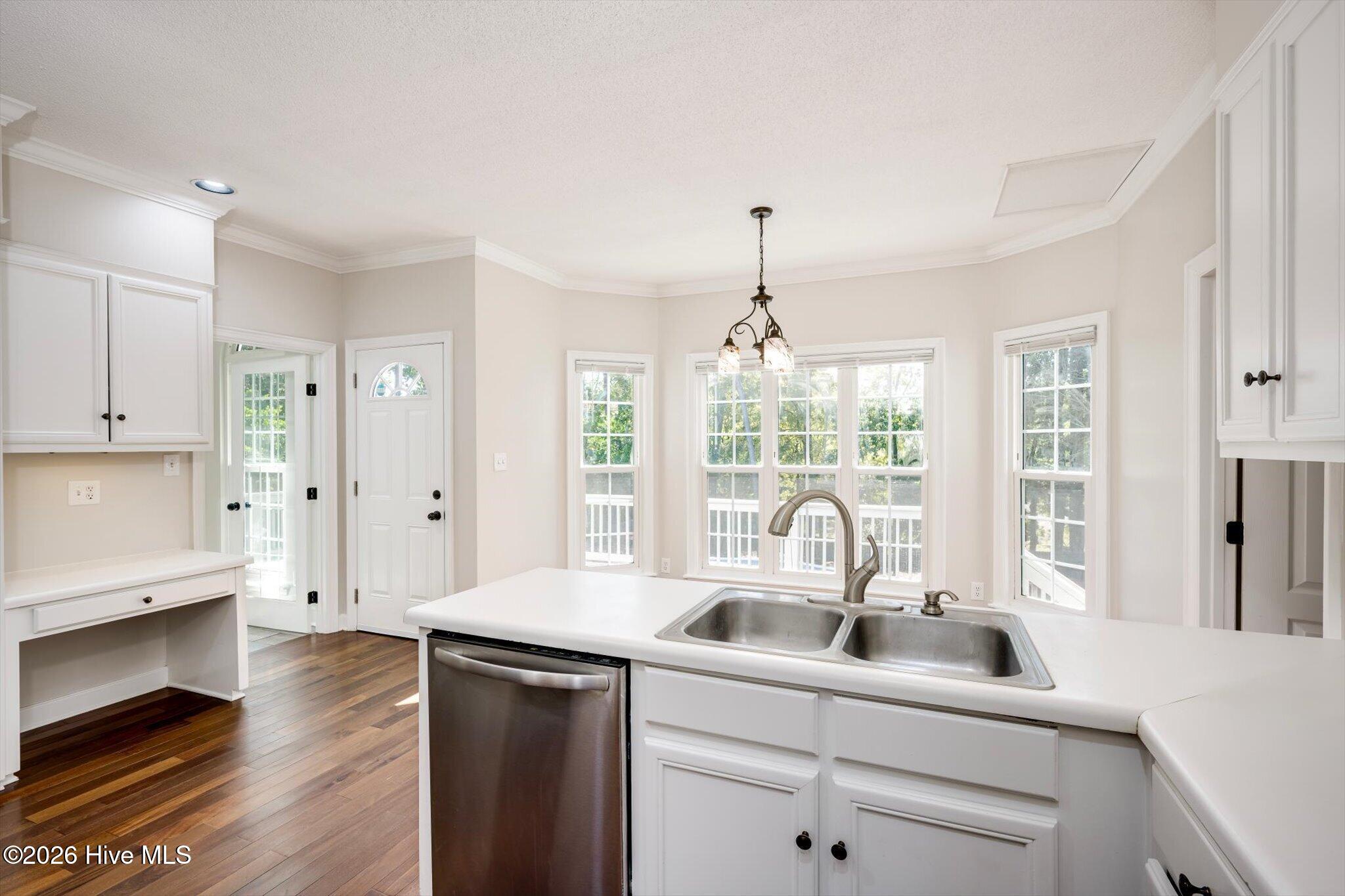 203 Stonington Drive Property Photo 16