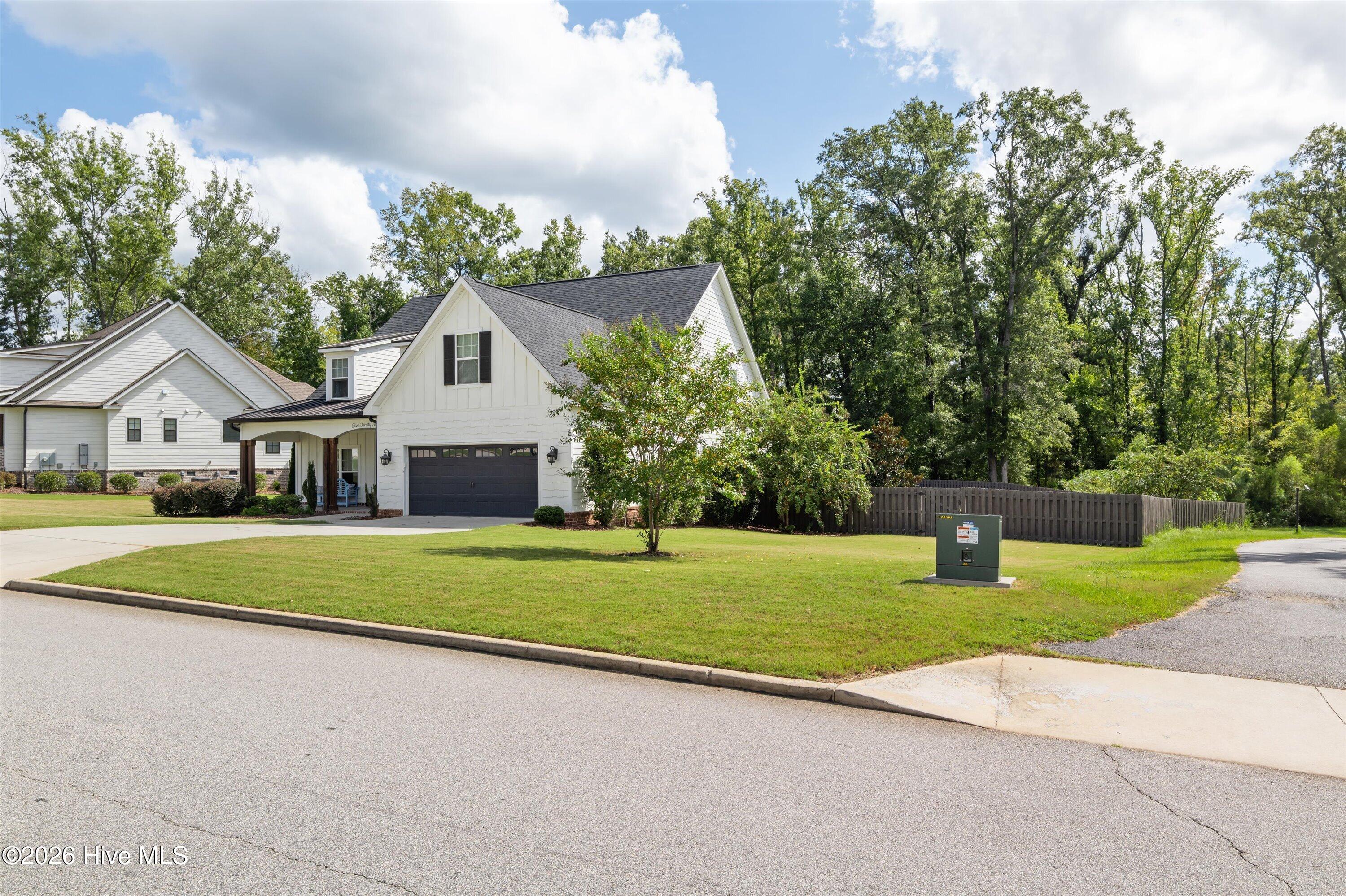 522 River Oaks Lane Property Photo 4
