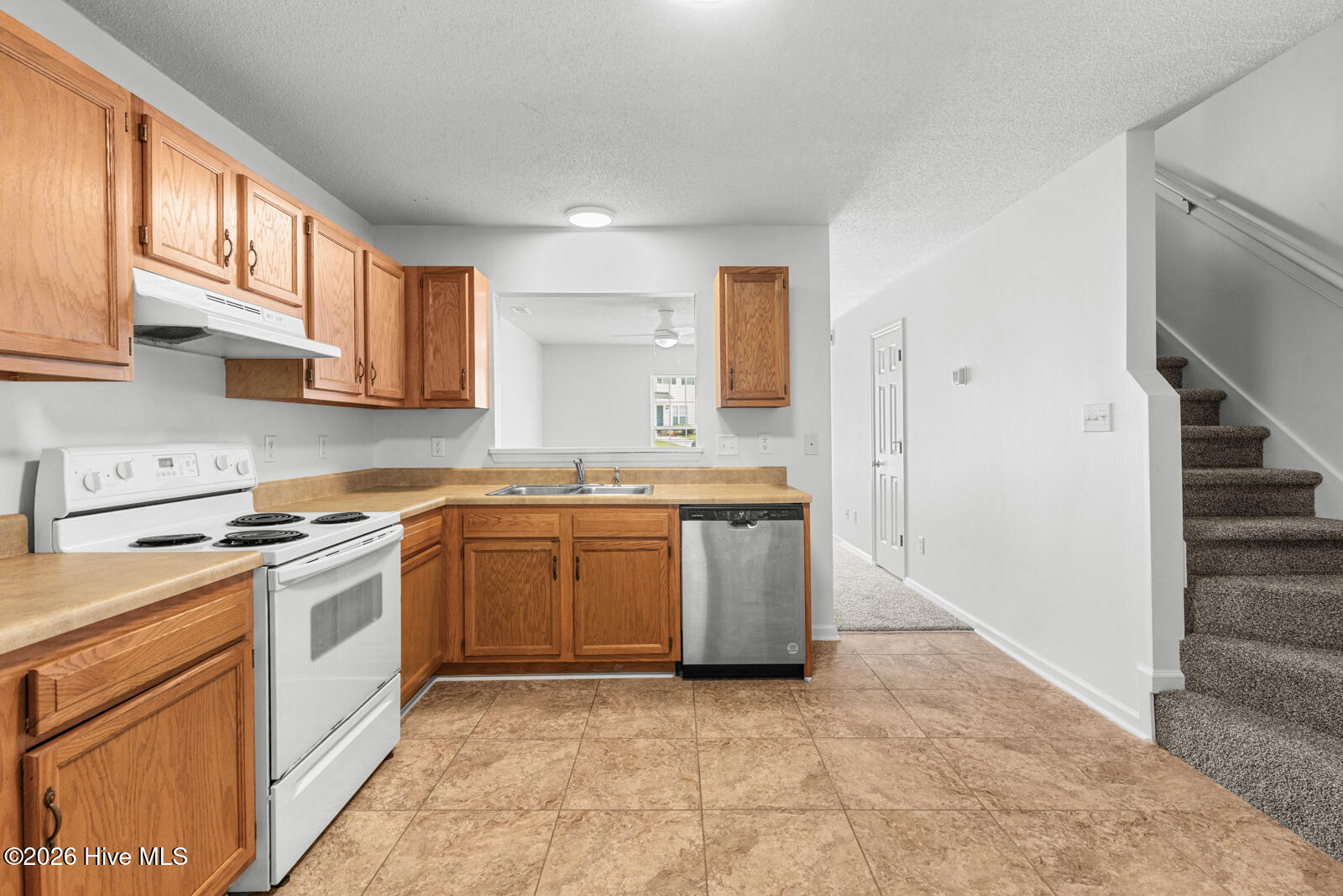 354 Bracken Place Property Photo 4