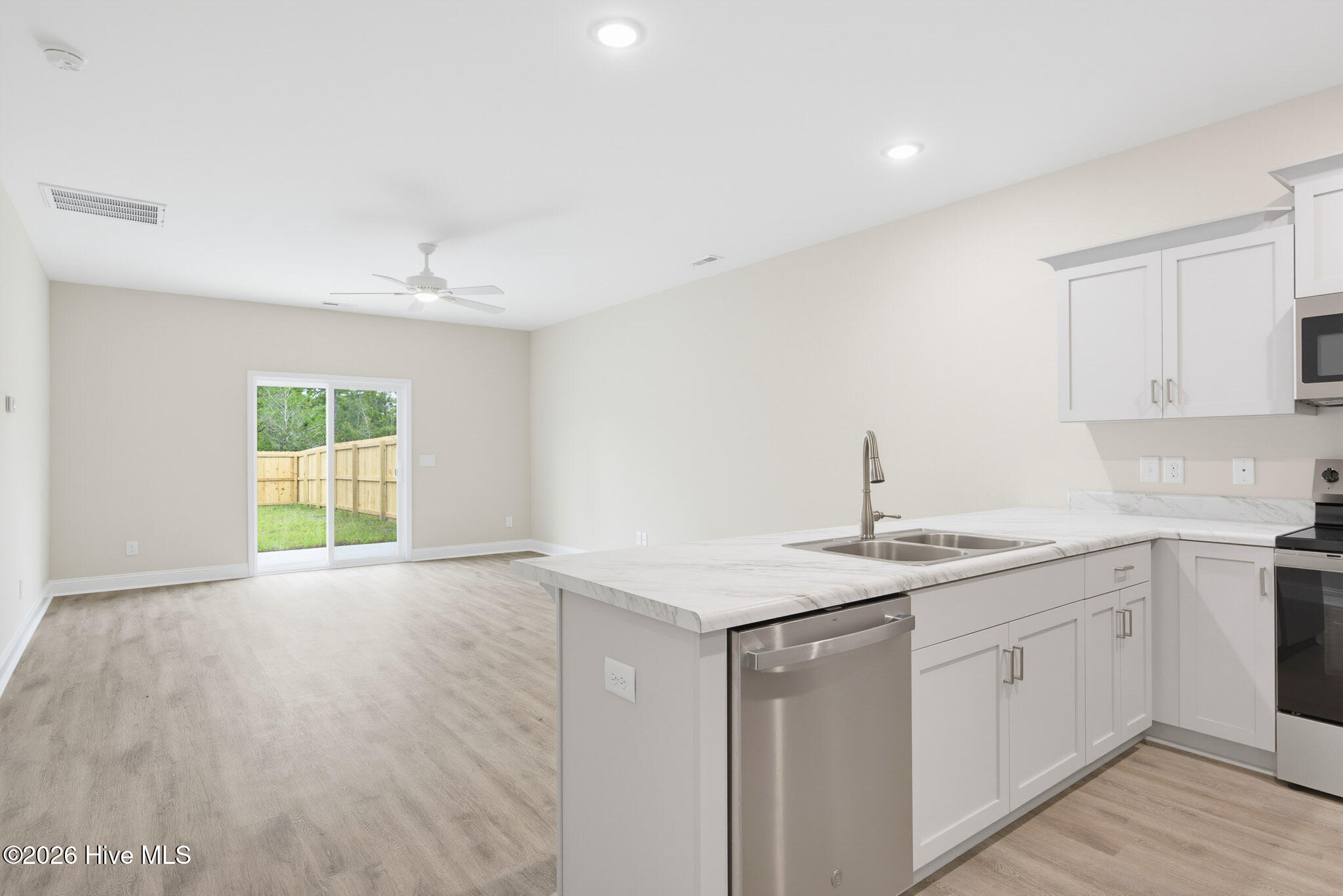 310 Coastal Reef Court Property Photo 3
