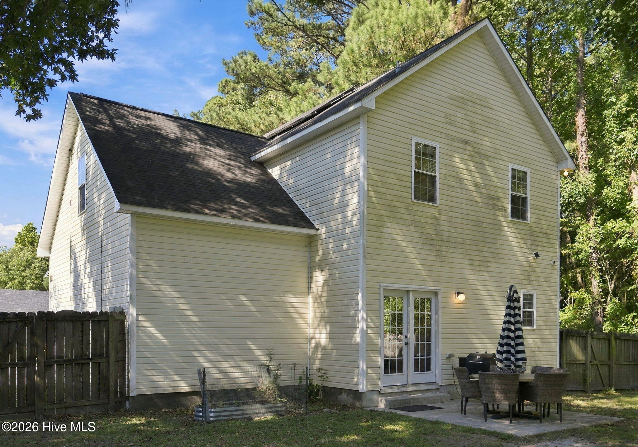 304 Raintree Circle Property Photo 10