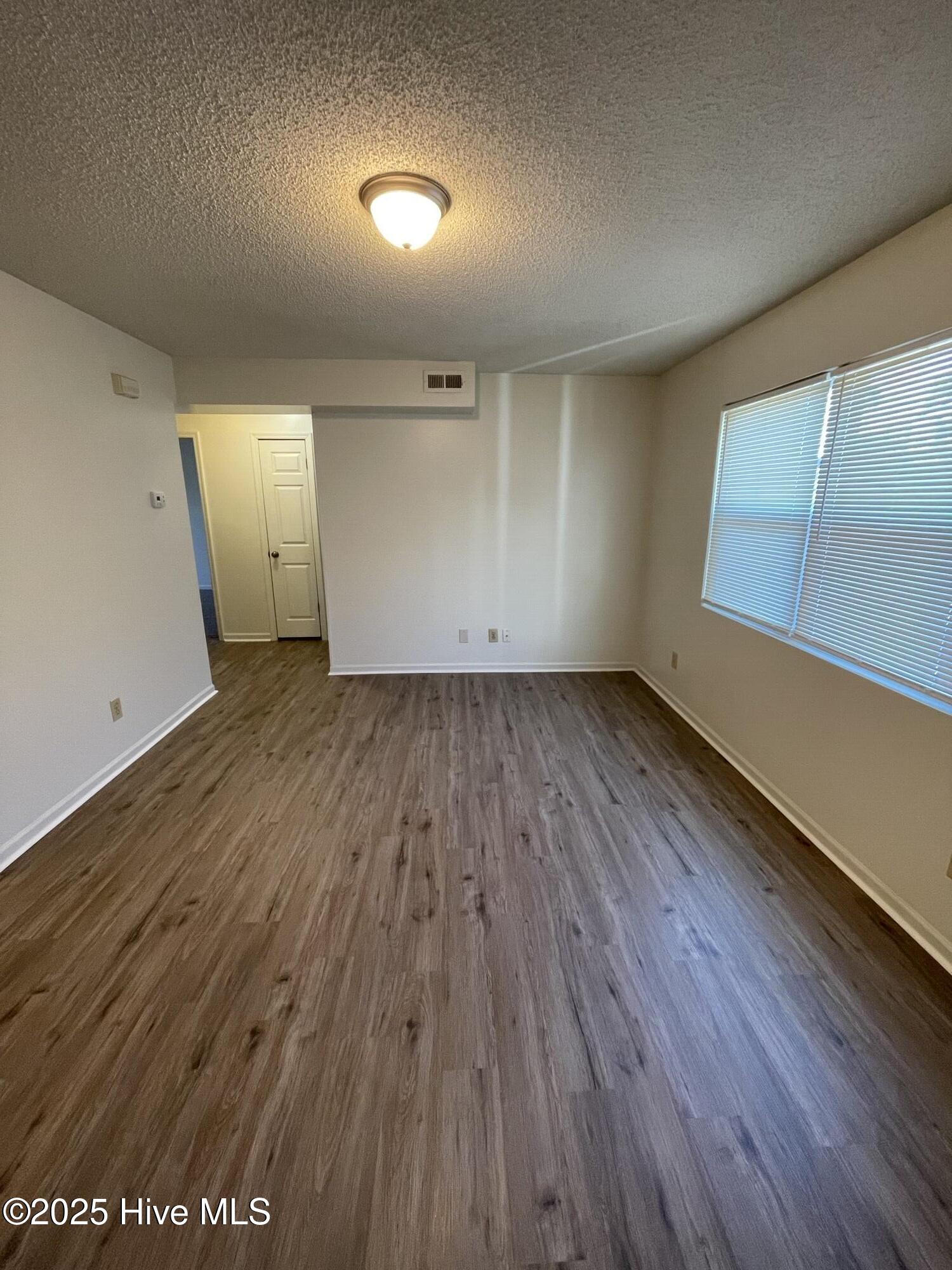 204 Cordell Circle Property Photo 4