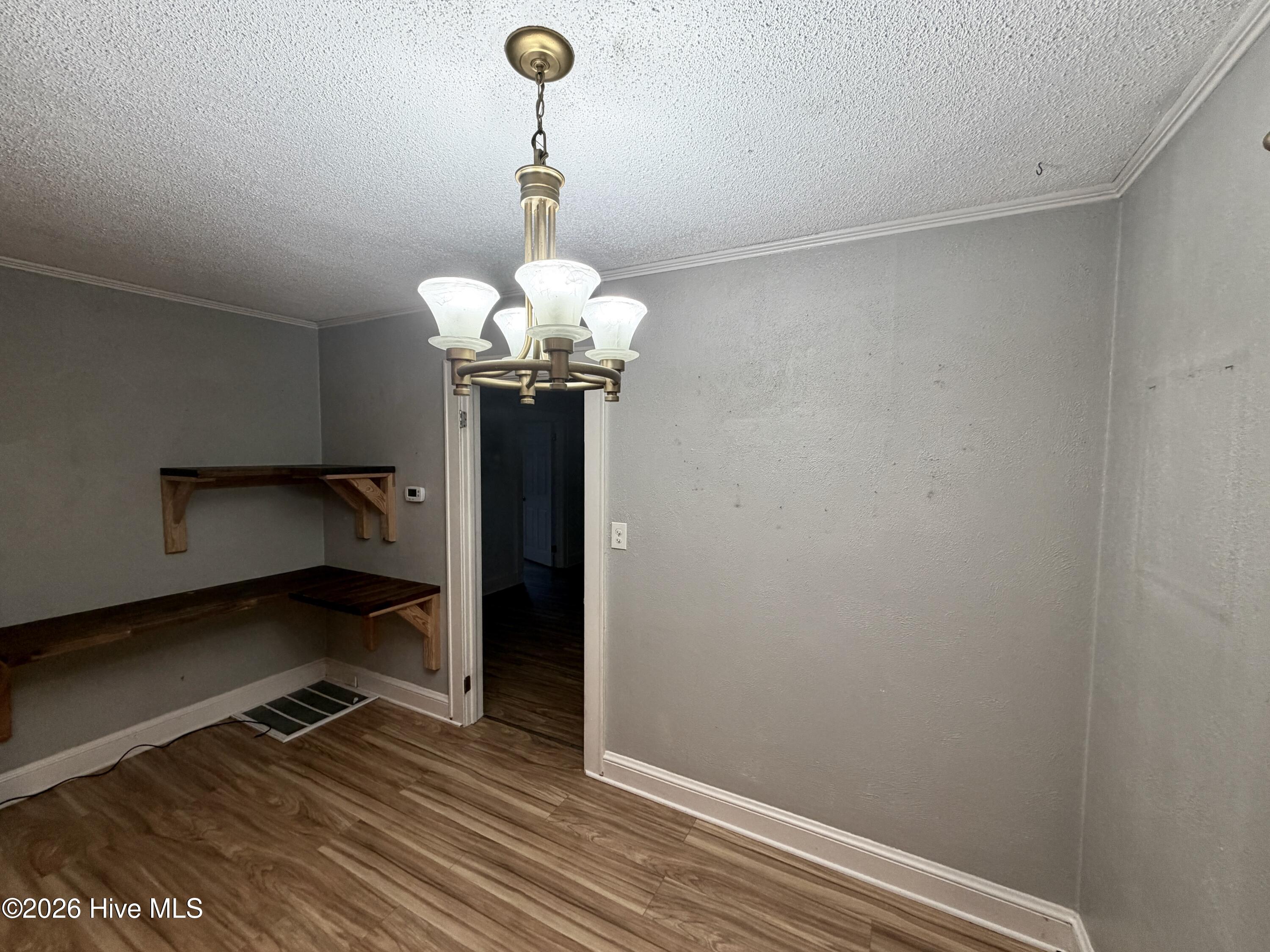 401 Cale Street Property Photo 5