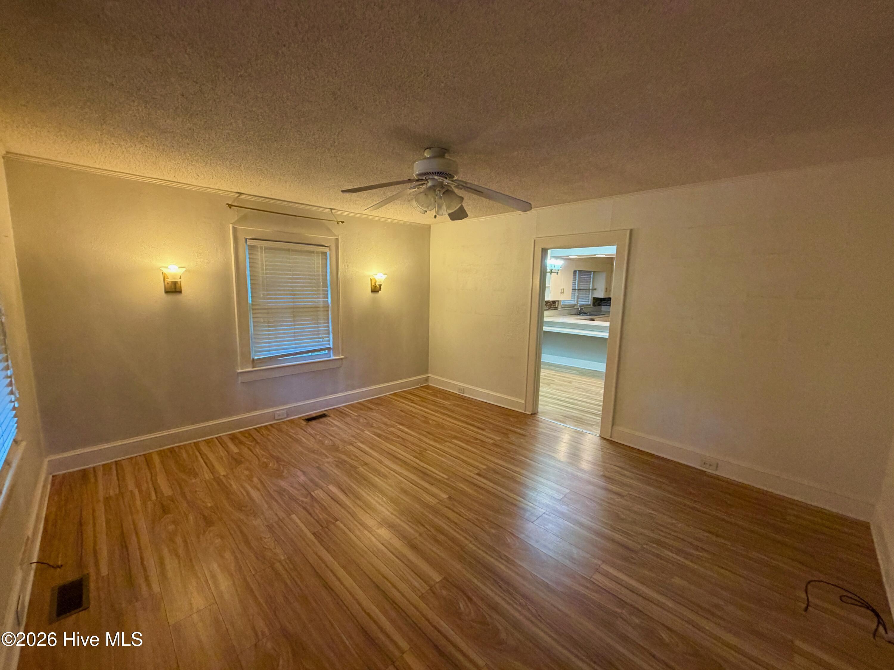 401 Cale Street Property Photo 6