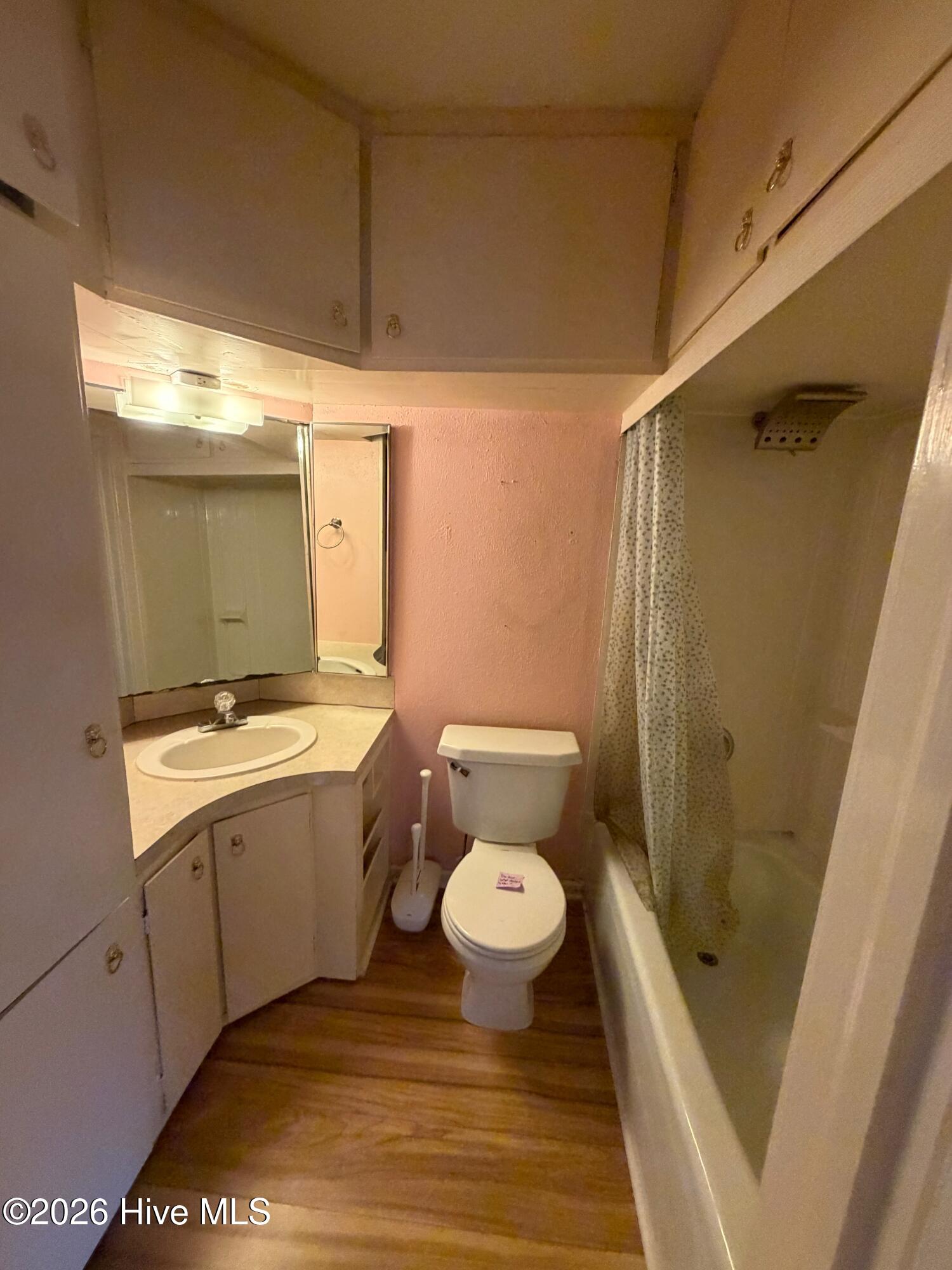 401 Cale Street Property Photo 11