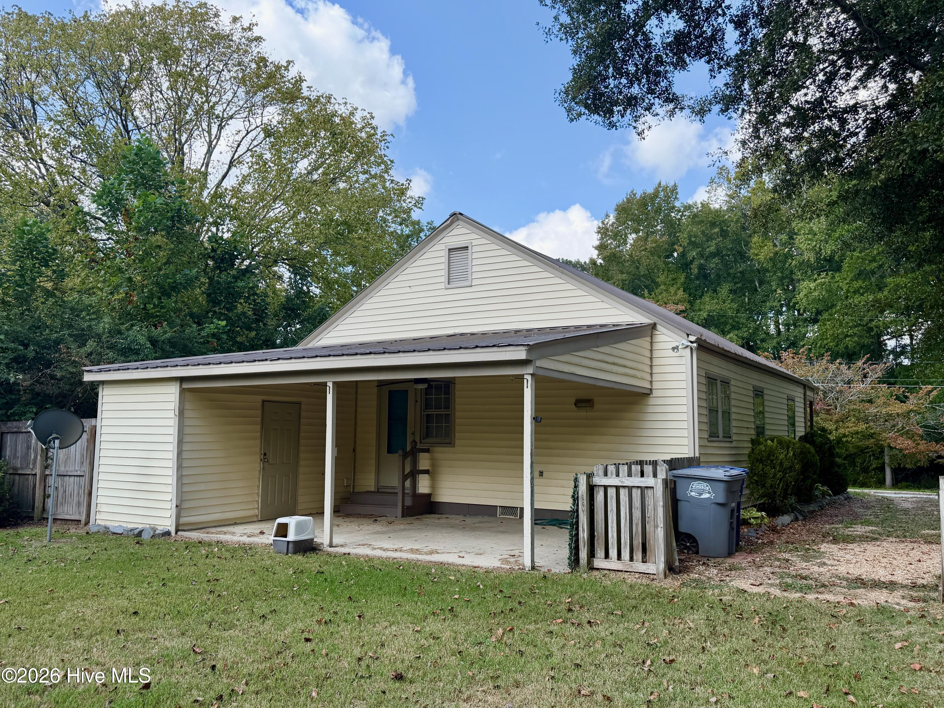 401 Cale Street Property Photo 15