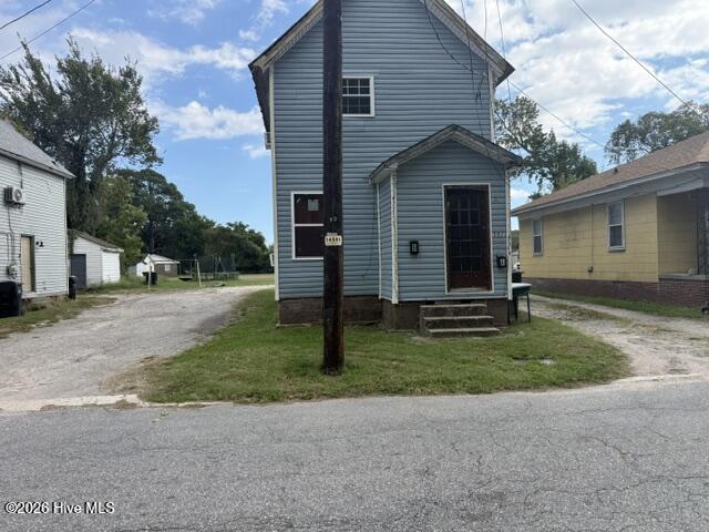 505 Roanoke Avenue Property Photo 4