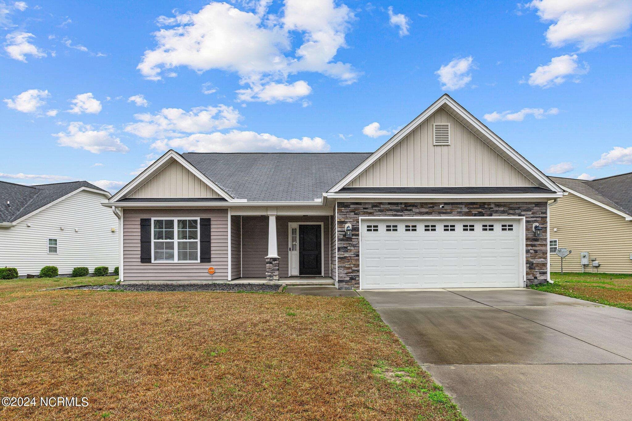211 Lynden Lane Property Photo 1