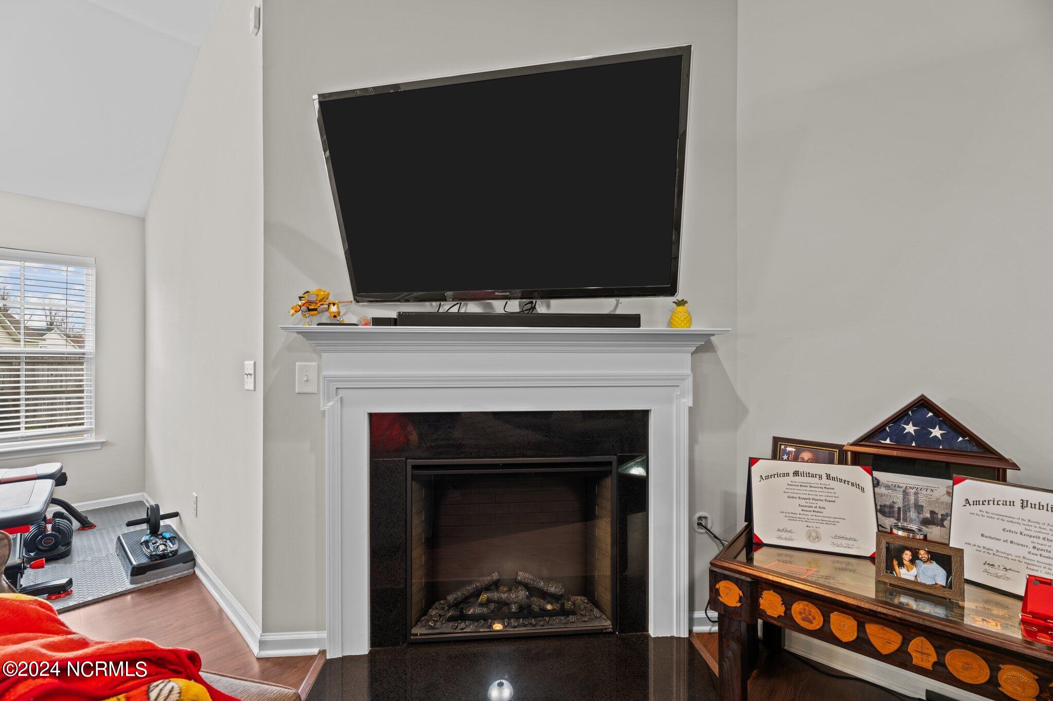 211 Lynden Lane Property Photo 7