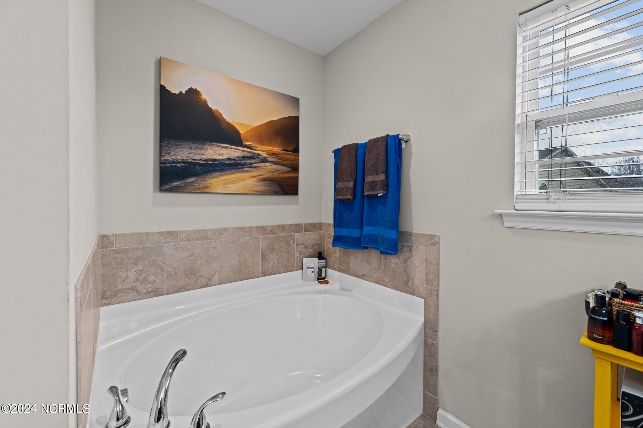 211 Lynden Lane Property Photo 28