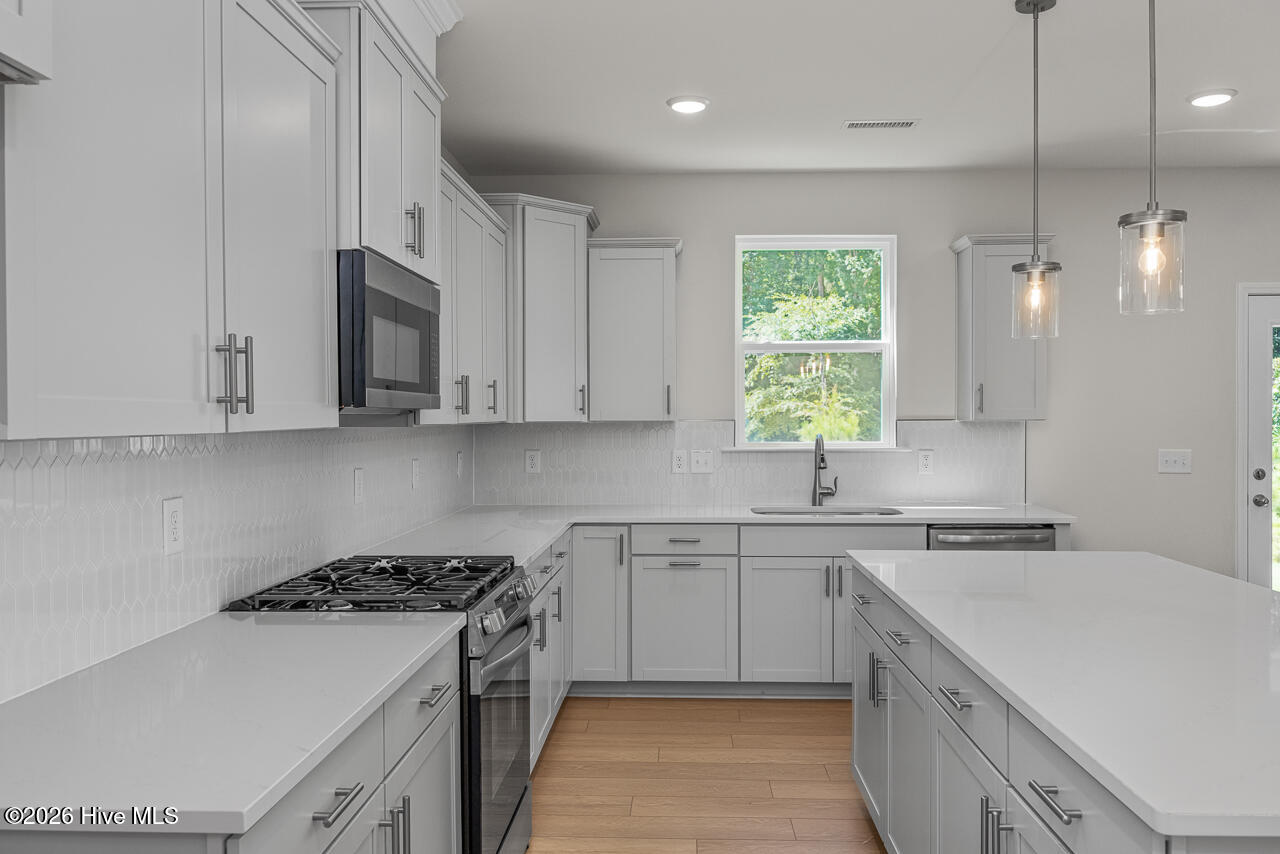 559 Whinfield Place Property Photo 3