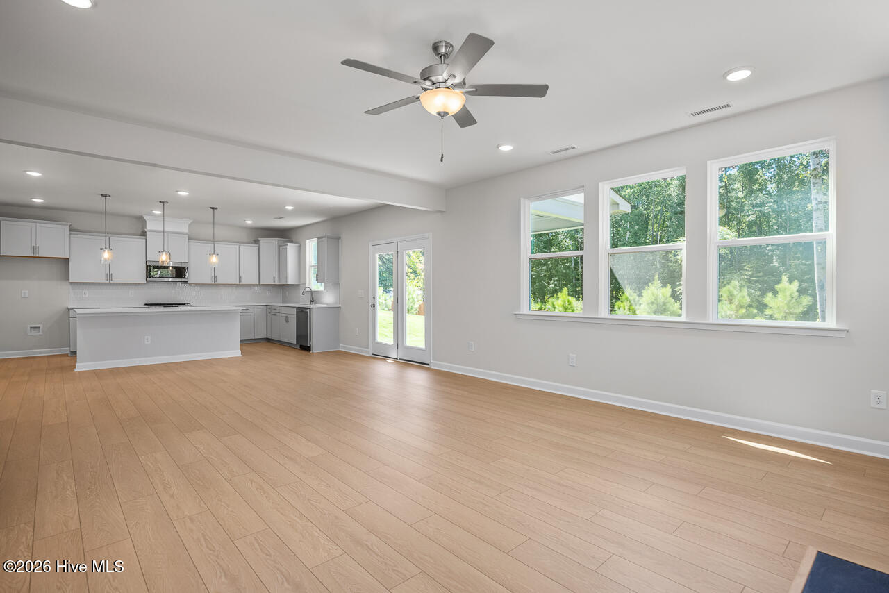 559 Whinfield Place Property Photo 15