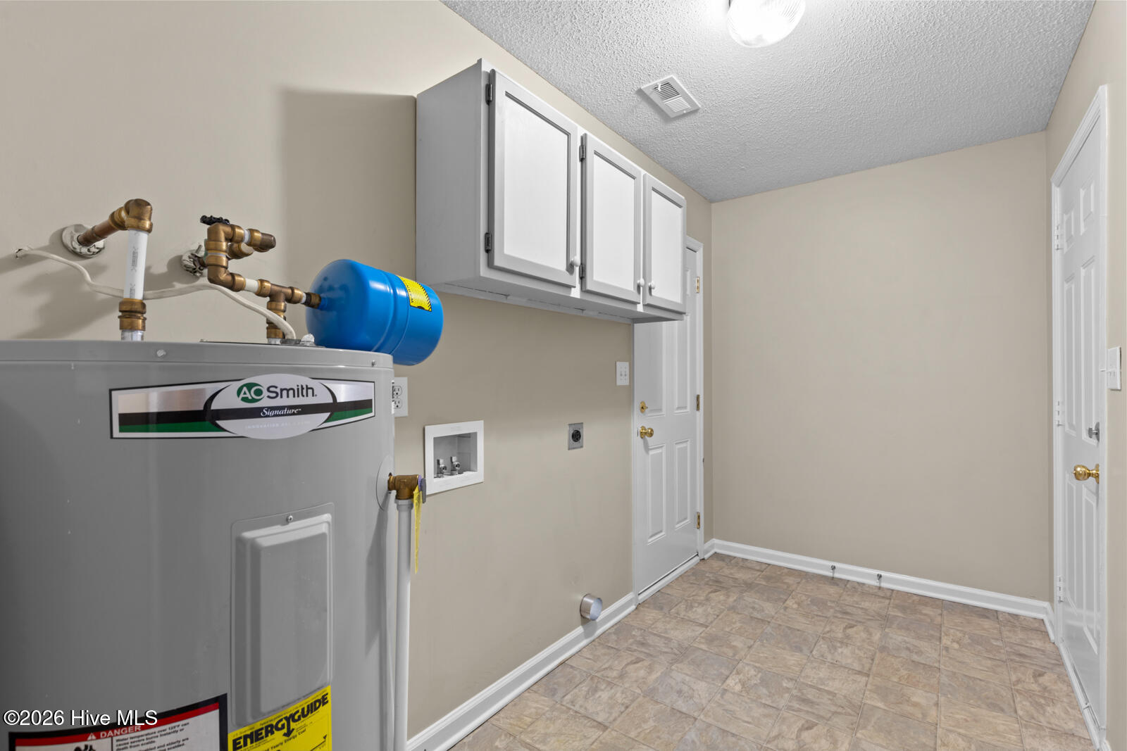 209 Brookstone Way Property Photo 8