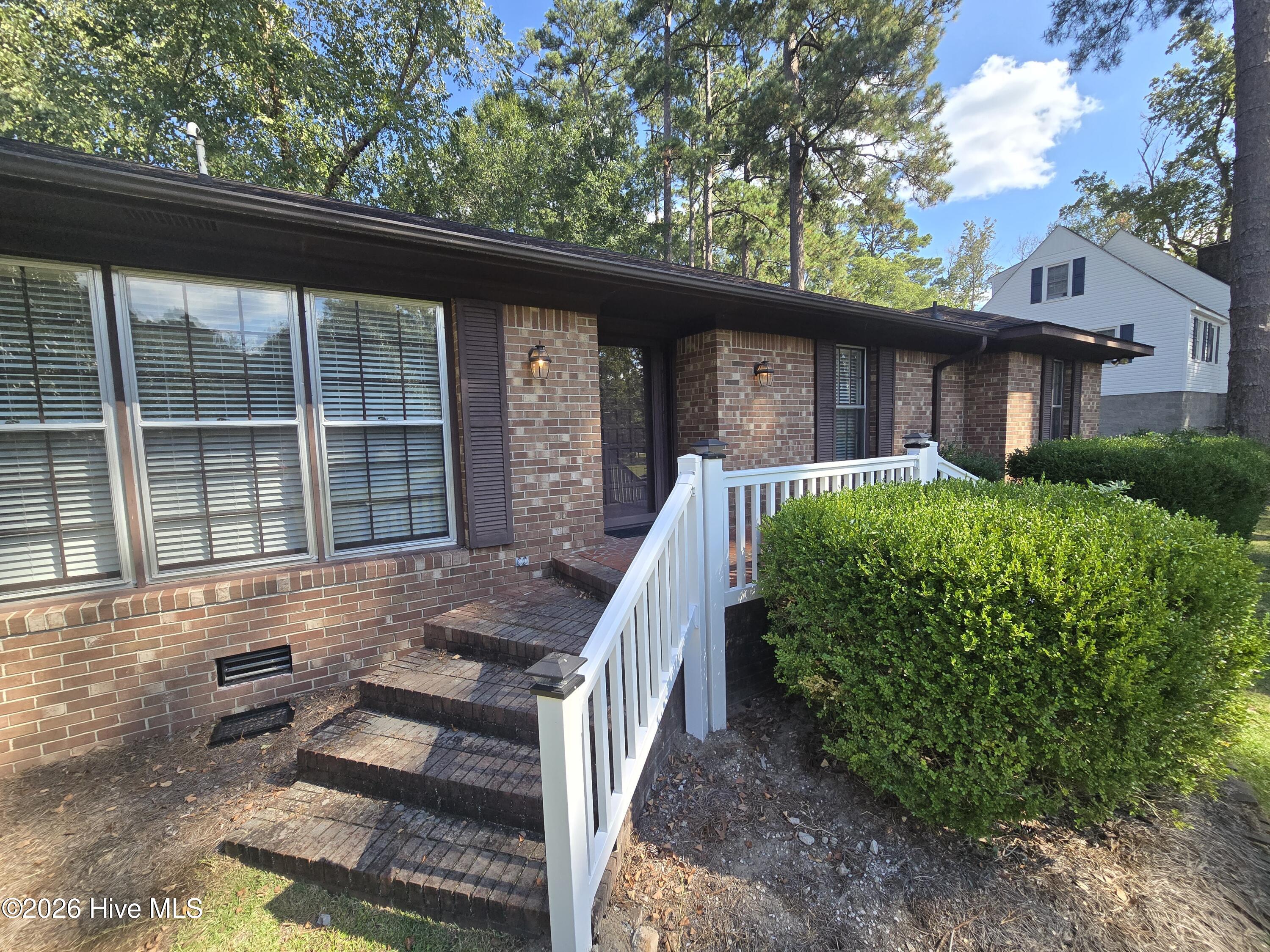 202 Haven Way S Property Photo 1