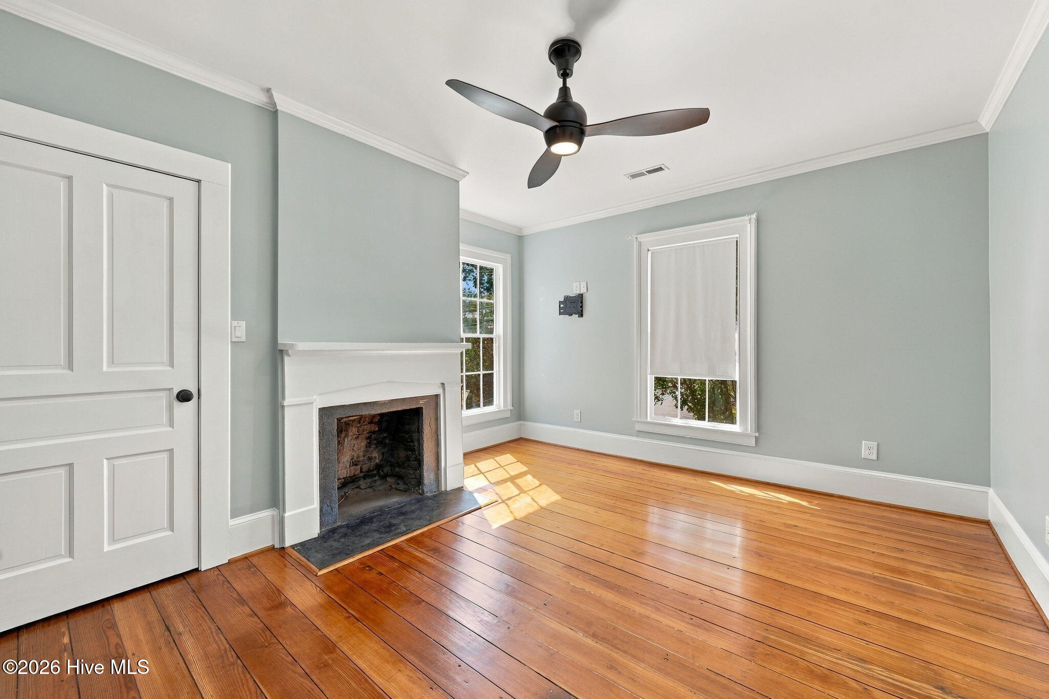 206 E 2nd Street Property Photo 50