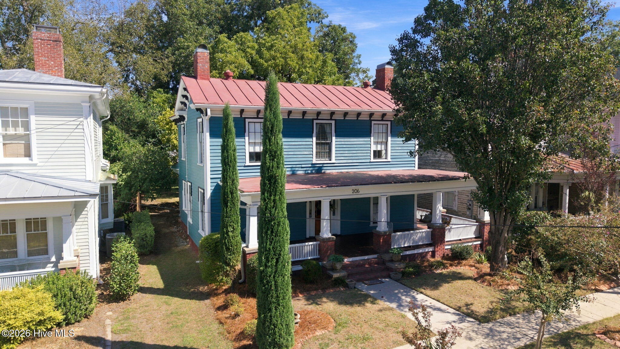 206 E 2nd Street Property Photo 54